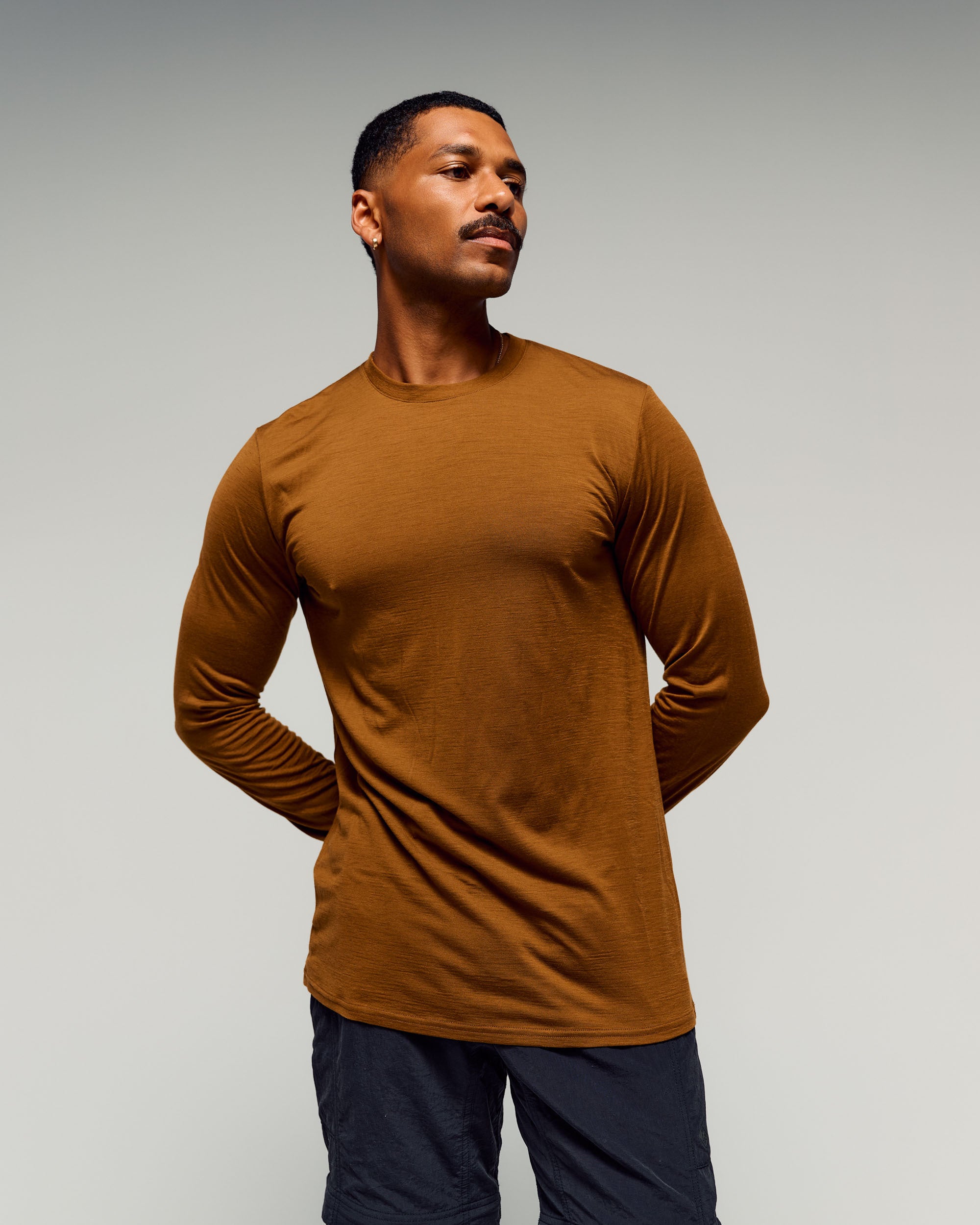 Men's 100% Merino Long Sleeve Crew Top - Bark – Kathmandu NZ