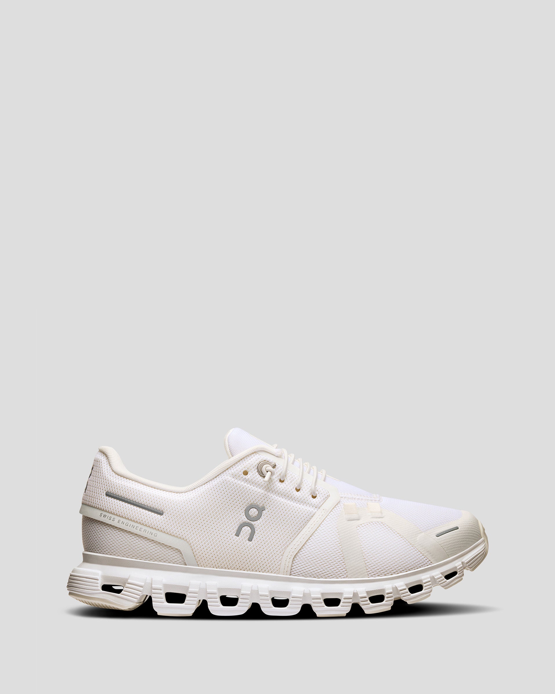 Women's On Cloud White/White – Kathmandu NZ