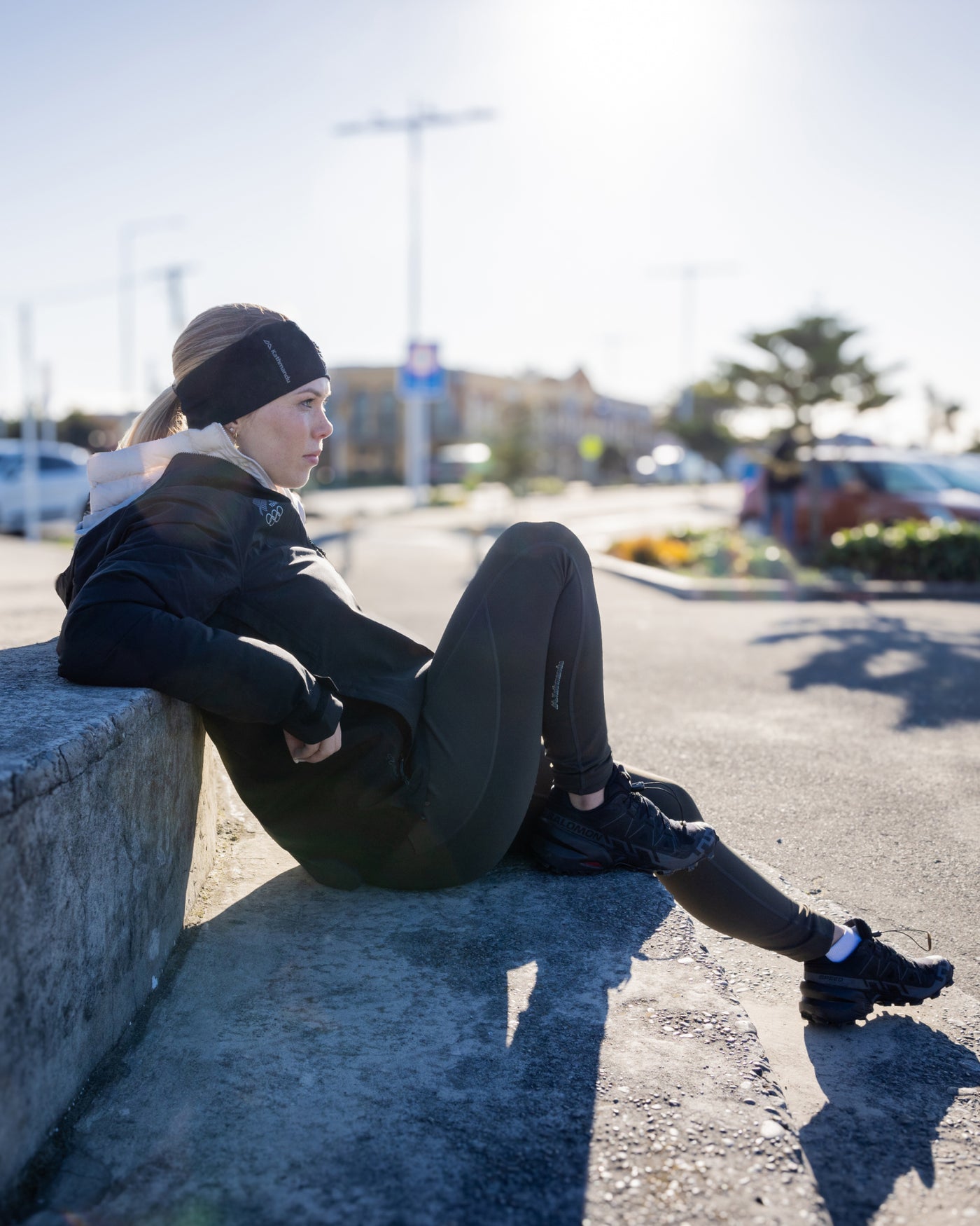 B2308_OZ7_NZOC_Range_Wmns_Trailhead_Stretch_Rain_Jacket_NZ_Team_Black_b_1756683851000