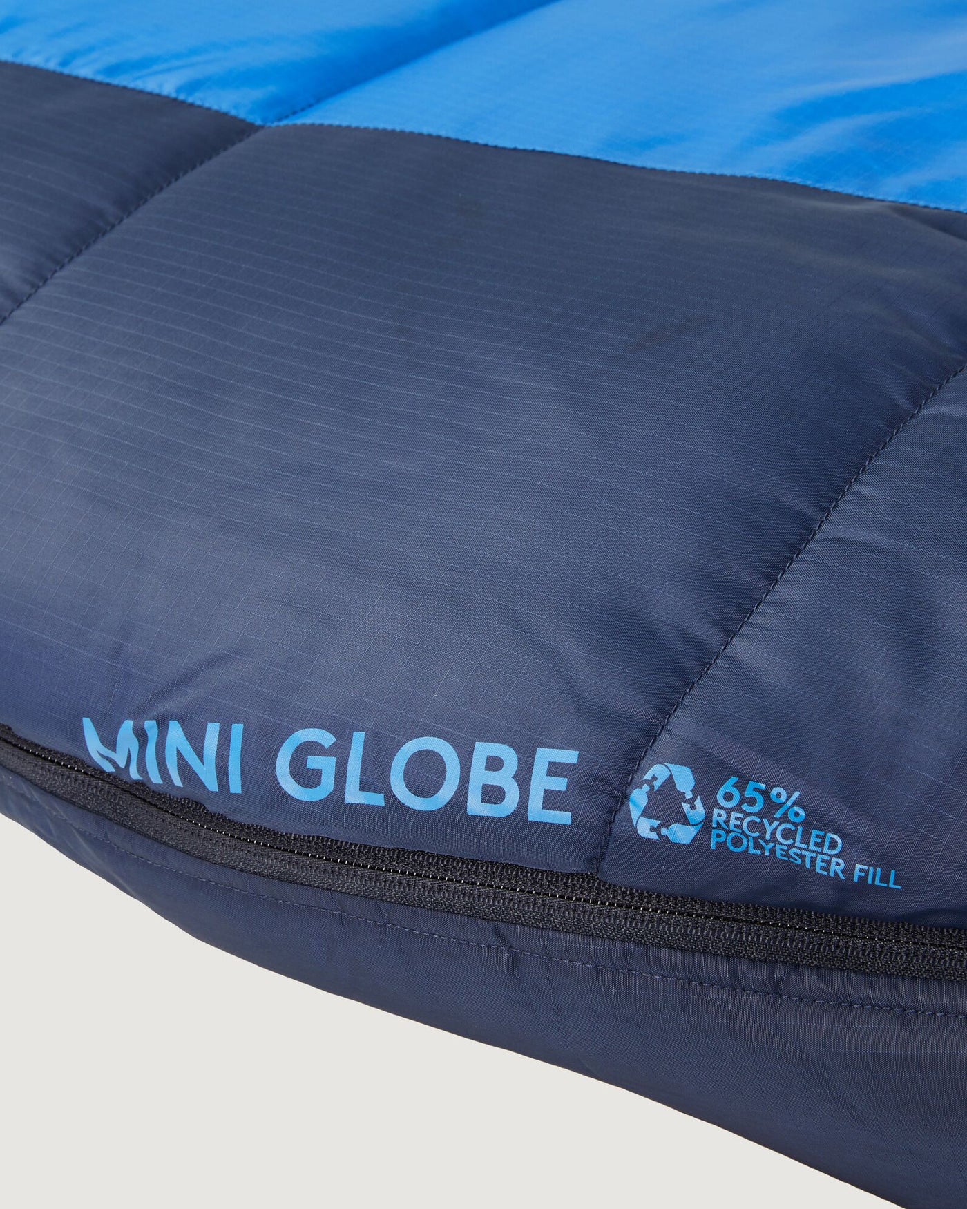 a0663_nk2_mini_globe_sleeping_g_1743631738000