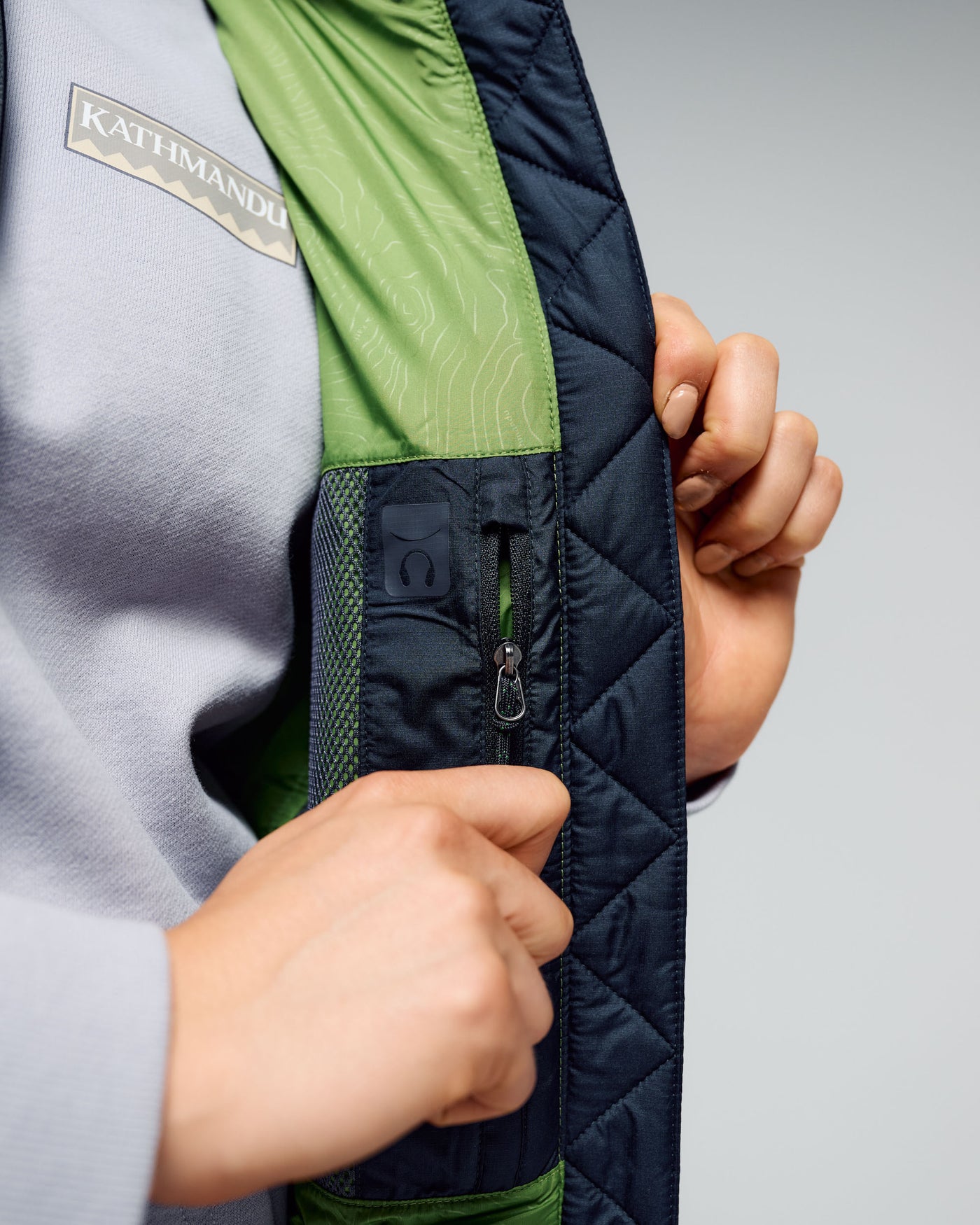 a0960_902_womens_epiq_down_vest_d_1768361111000