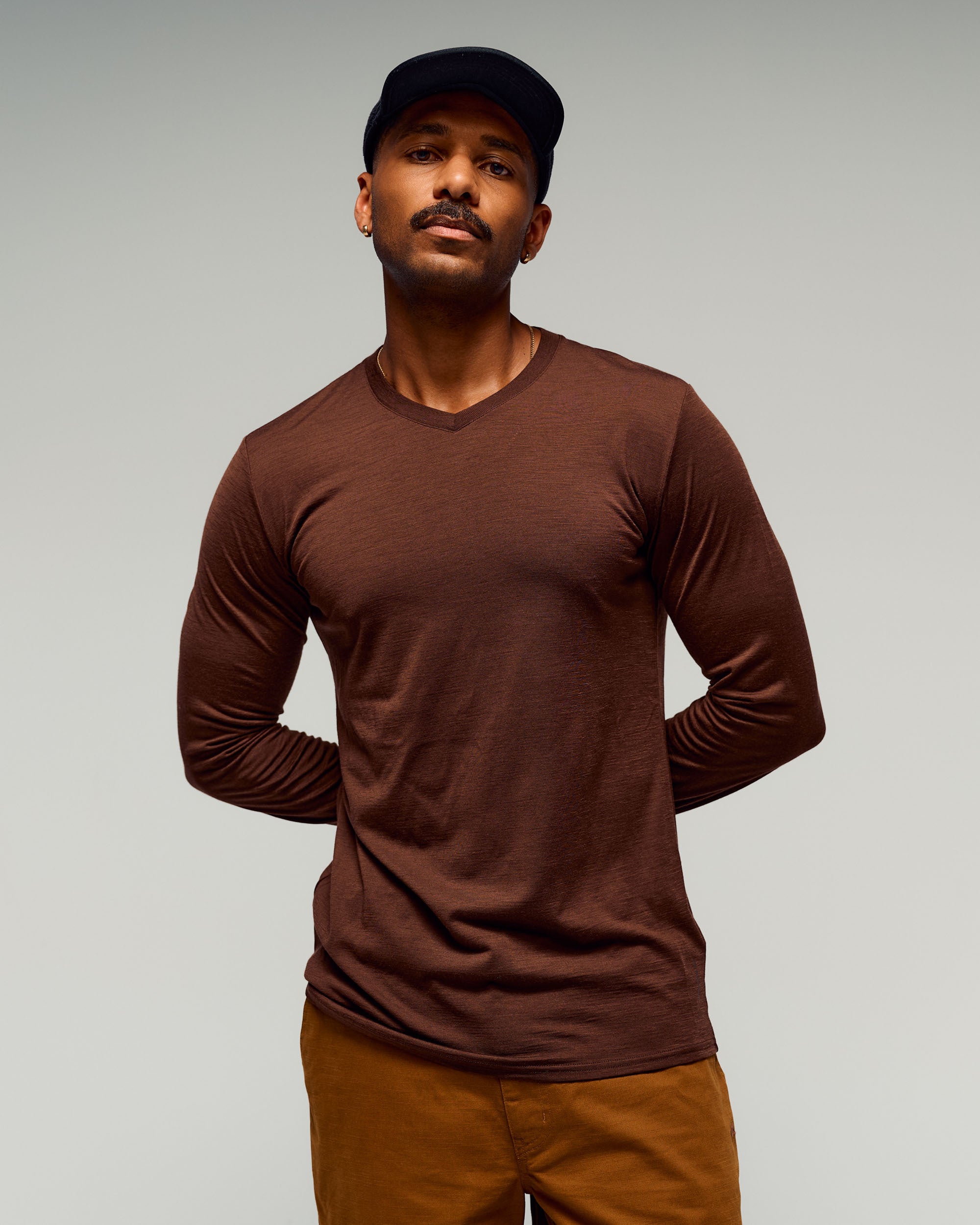 Men's 100% Merino Long Sleeve V-Top - Cocoa – Kathmandu NZ