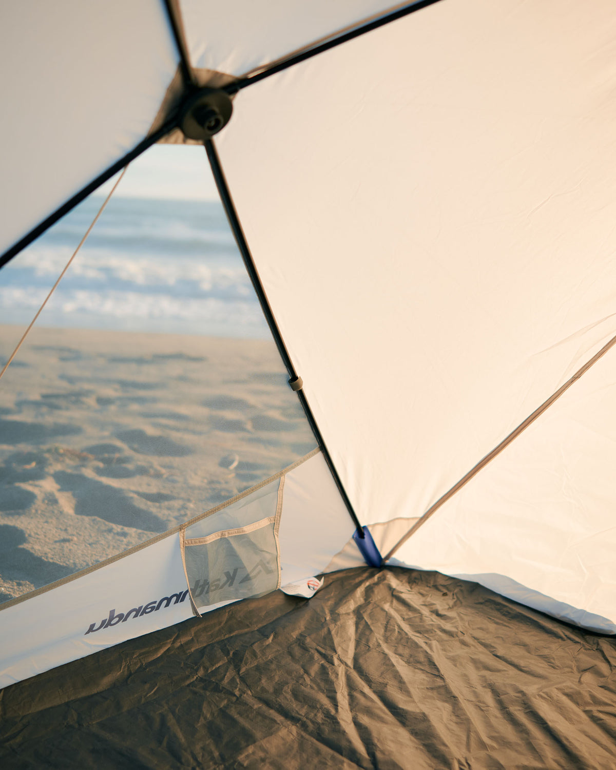 a1418_oyh_retreat_quick_pitch_beach_shelter_b_1791256495000