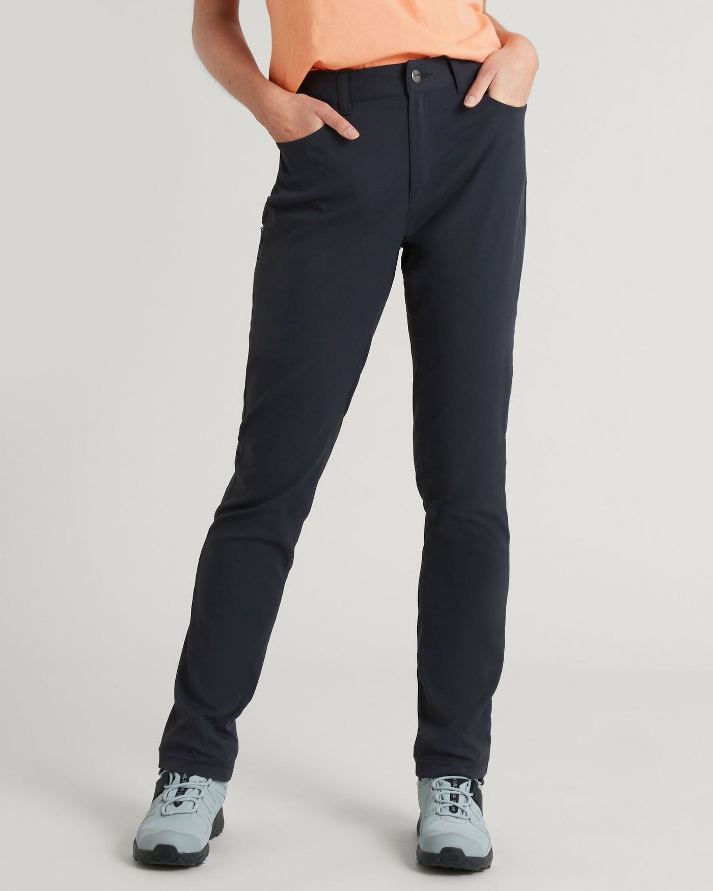 a1710_o4u_flight_womens_pants_v3_a_1743634033000