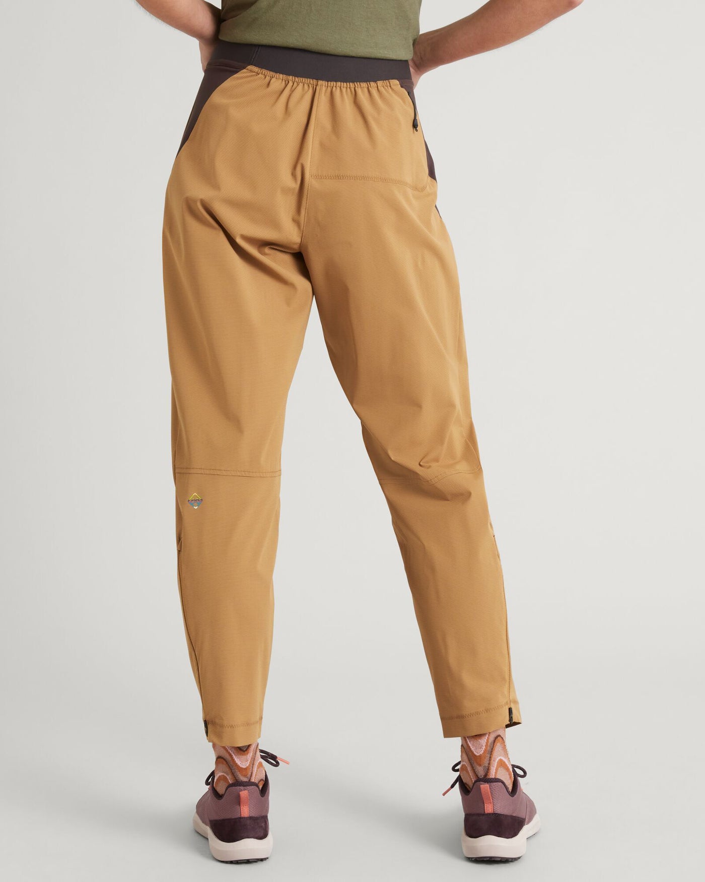 a1723_o7n_wdn_energy_womens_jogger_natural_gr_d_1743634016000
