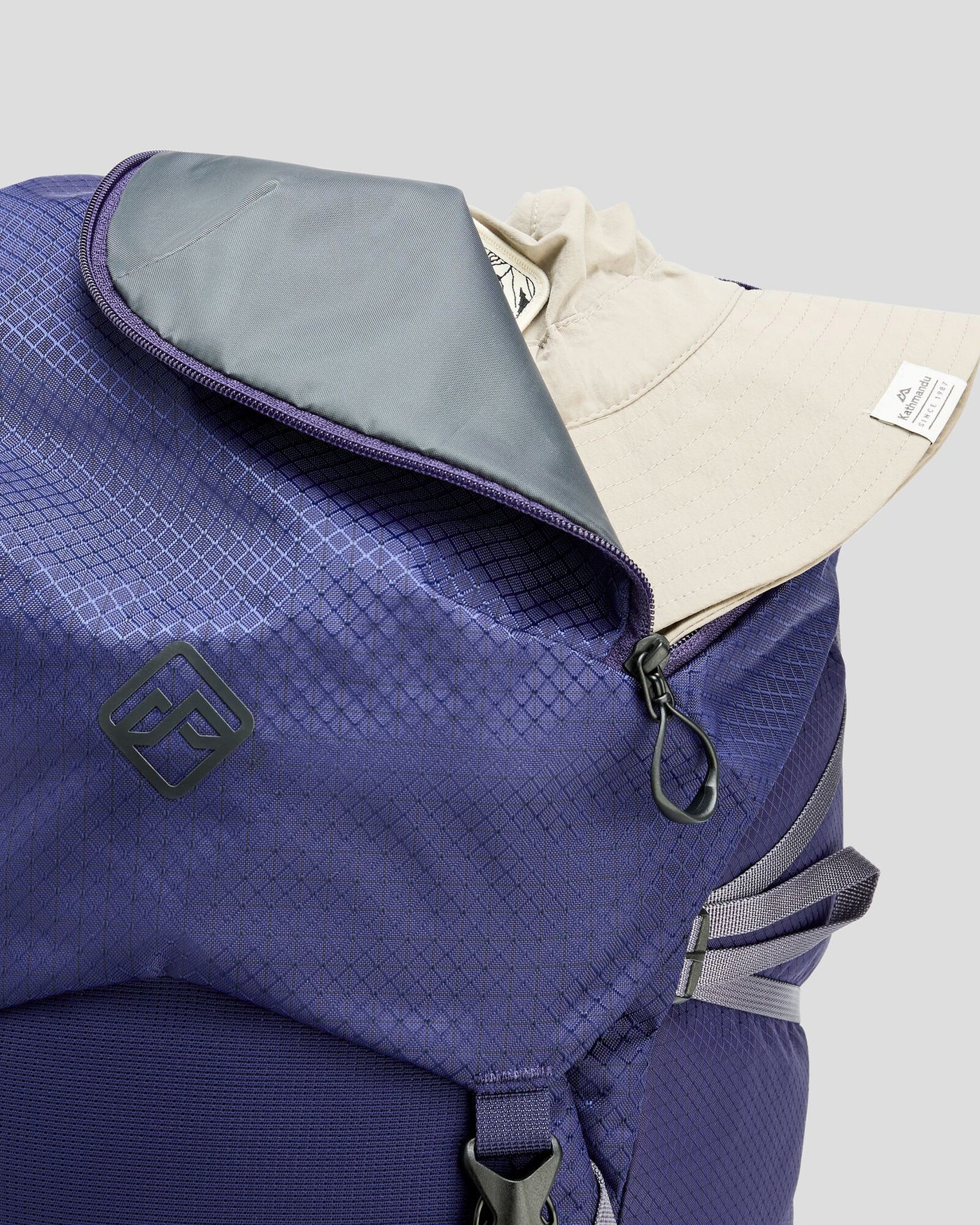 a1733_ofc_valorous_womens_45l_pack_h_1743631423000