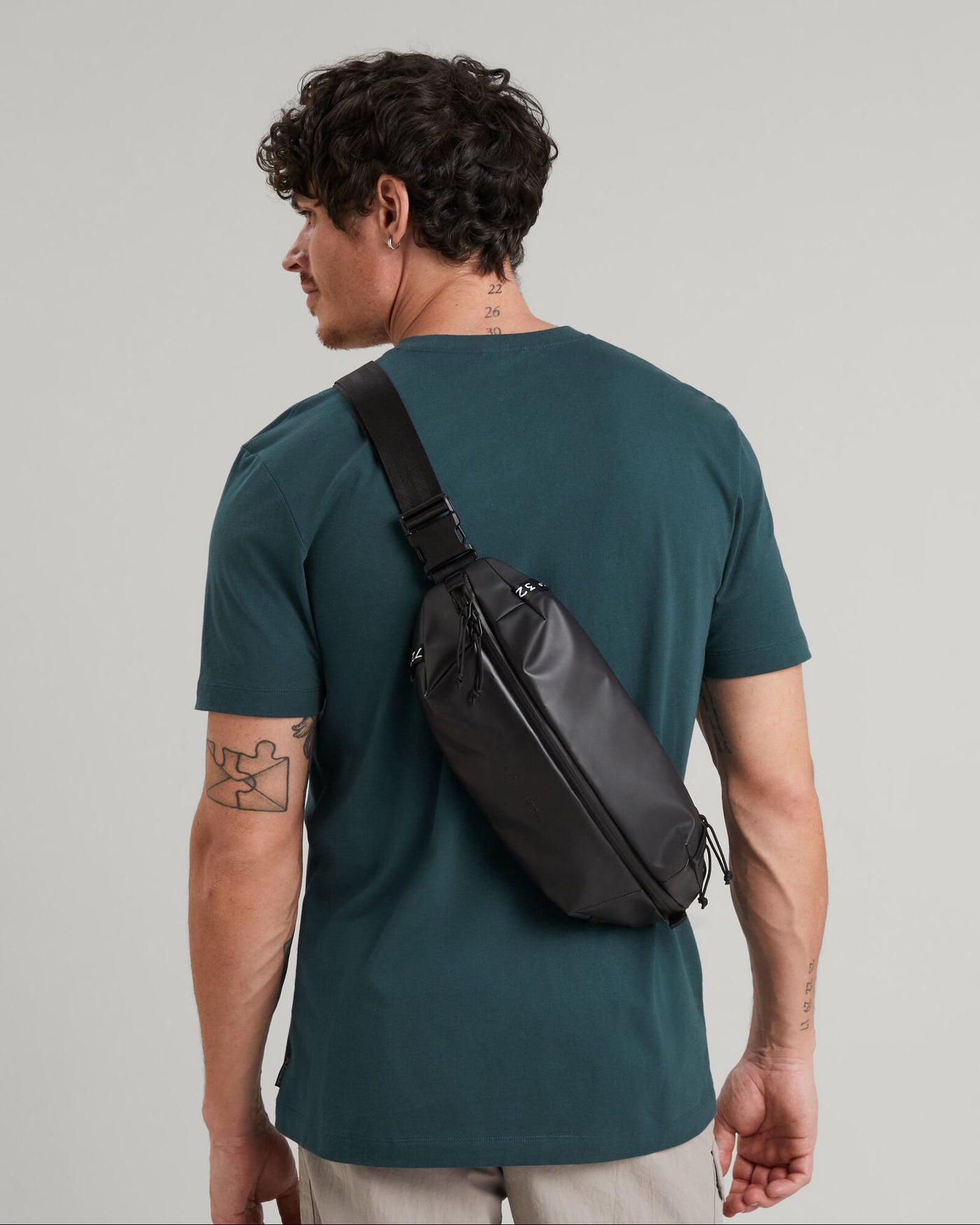 b0267_o4w_amphi_cross_body_d_1743629934000