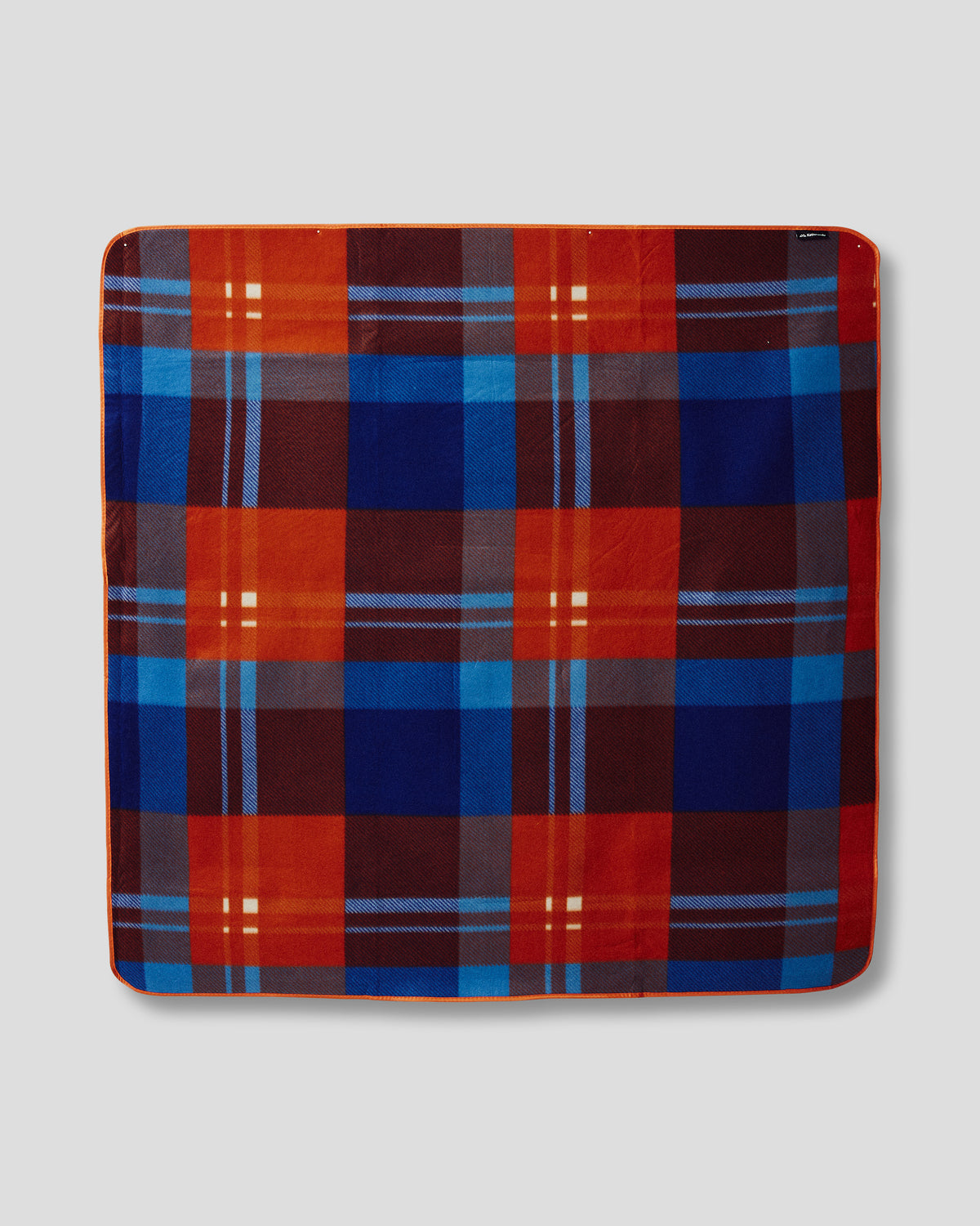 b0445_p3e_roamer_picnic_rug_medium_b_1787868443000