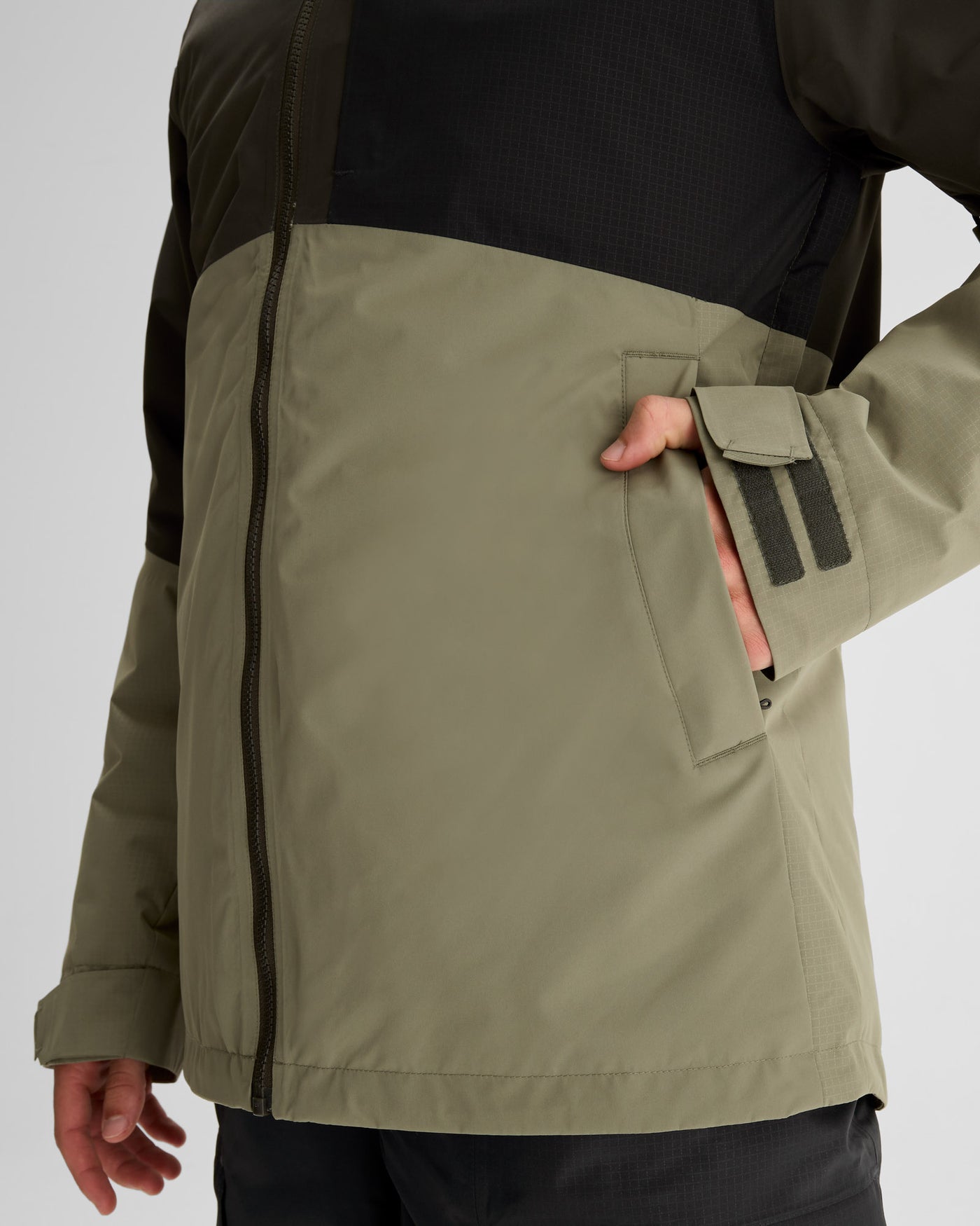 b0560_oah_pwdr_days_2l_mens_novaloft_snow_jacket_g_1743731554000