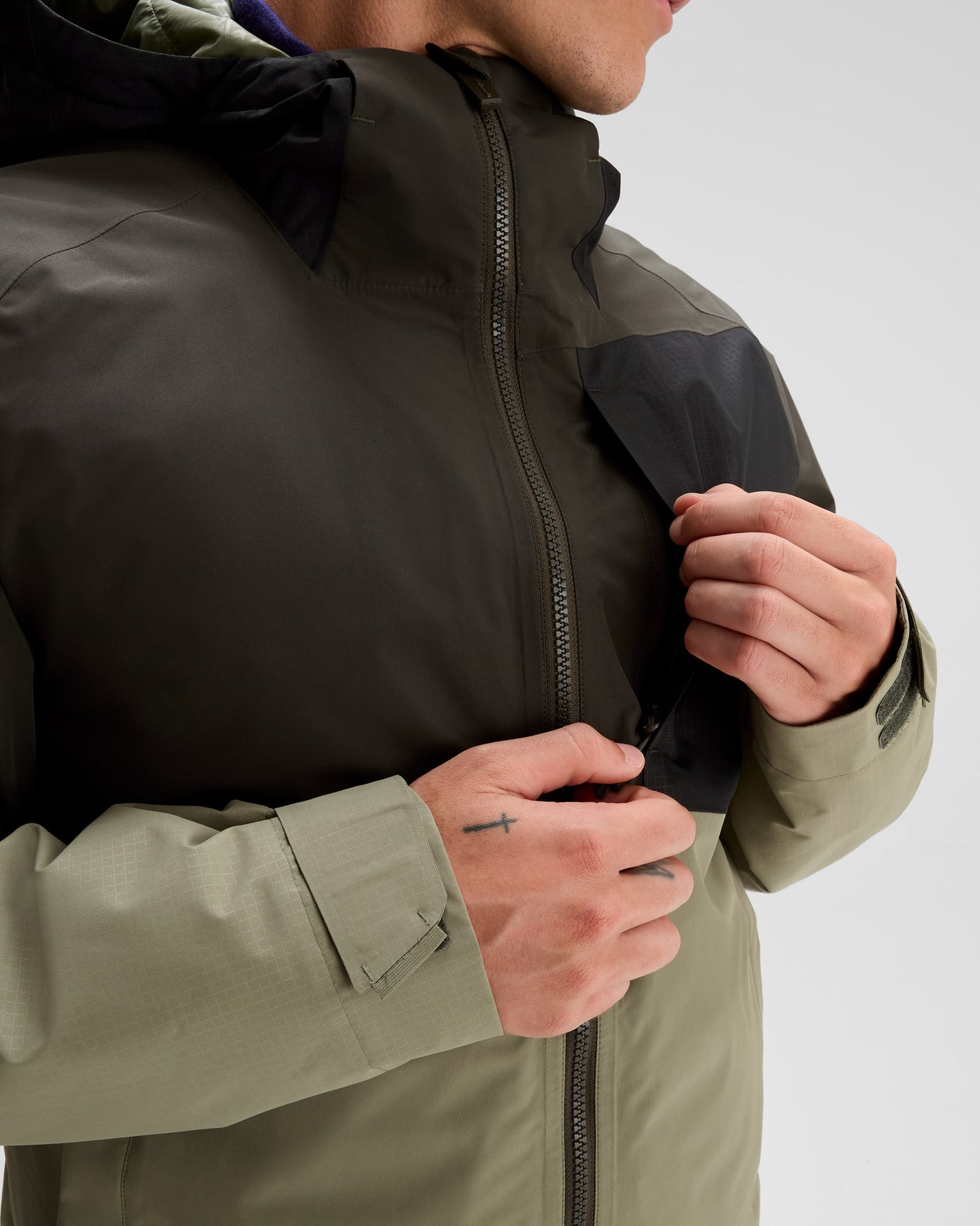 b0560_oah_pwdr_days_2l_mens_novaloft_snow_jacket_i_1743731555000