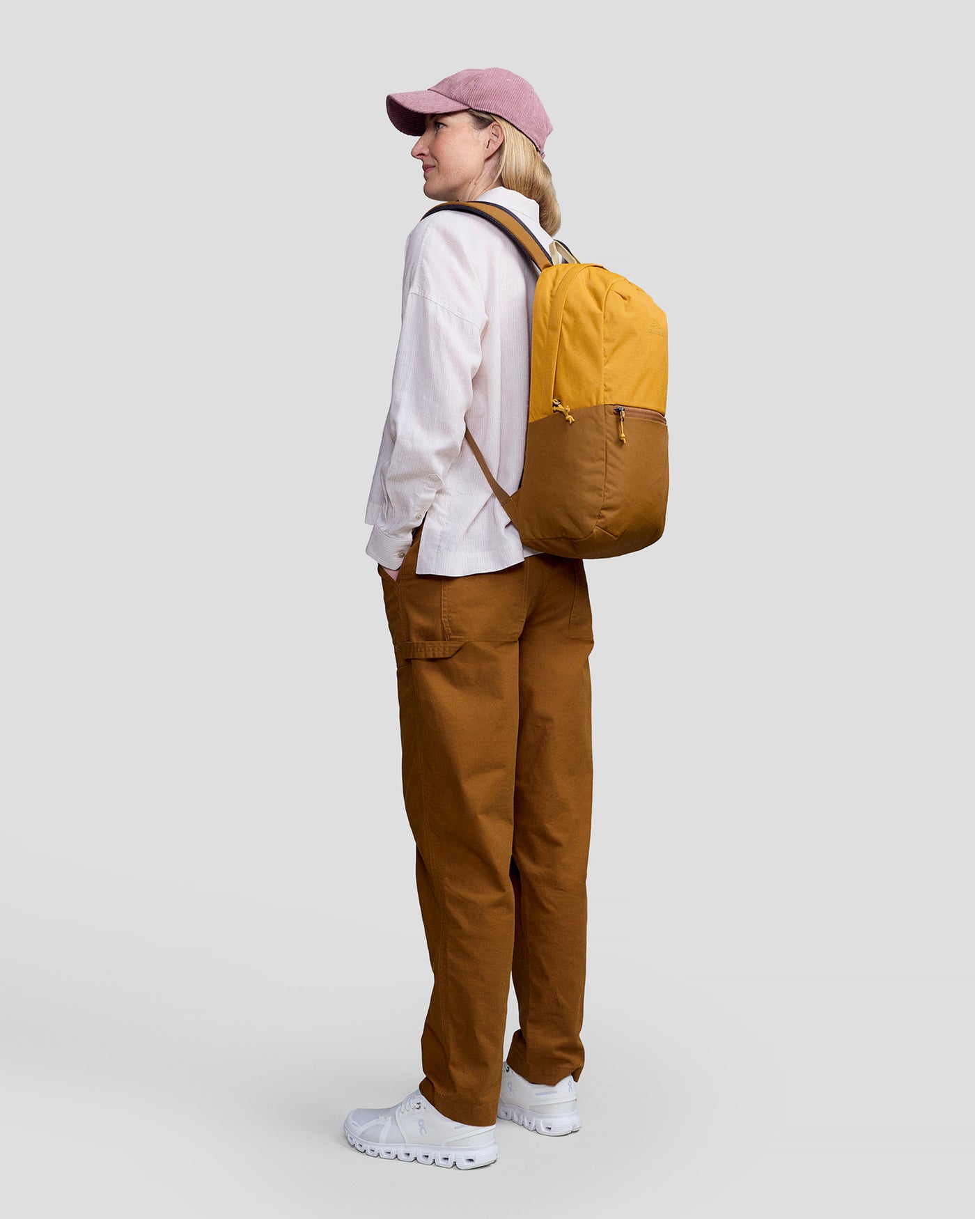 b0784_otu_axon_everyday_backpack_18l_yellow_m_b_1600x2000_2a2e340_1756934340000