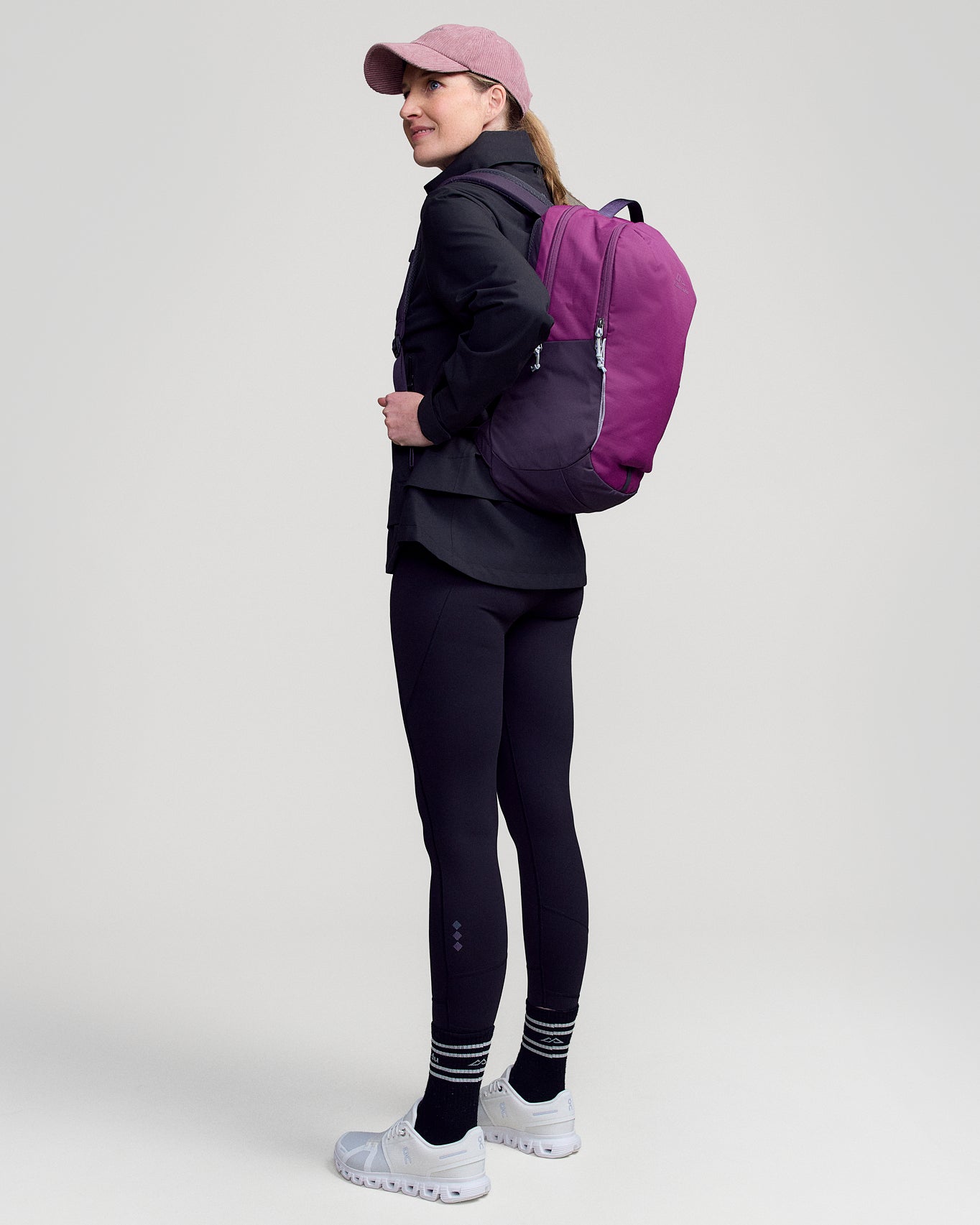 b0787_oto_axon_everyday_backpack_20l_pink_b_1754351665000
