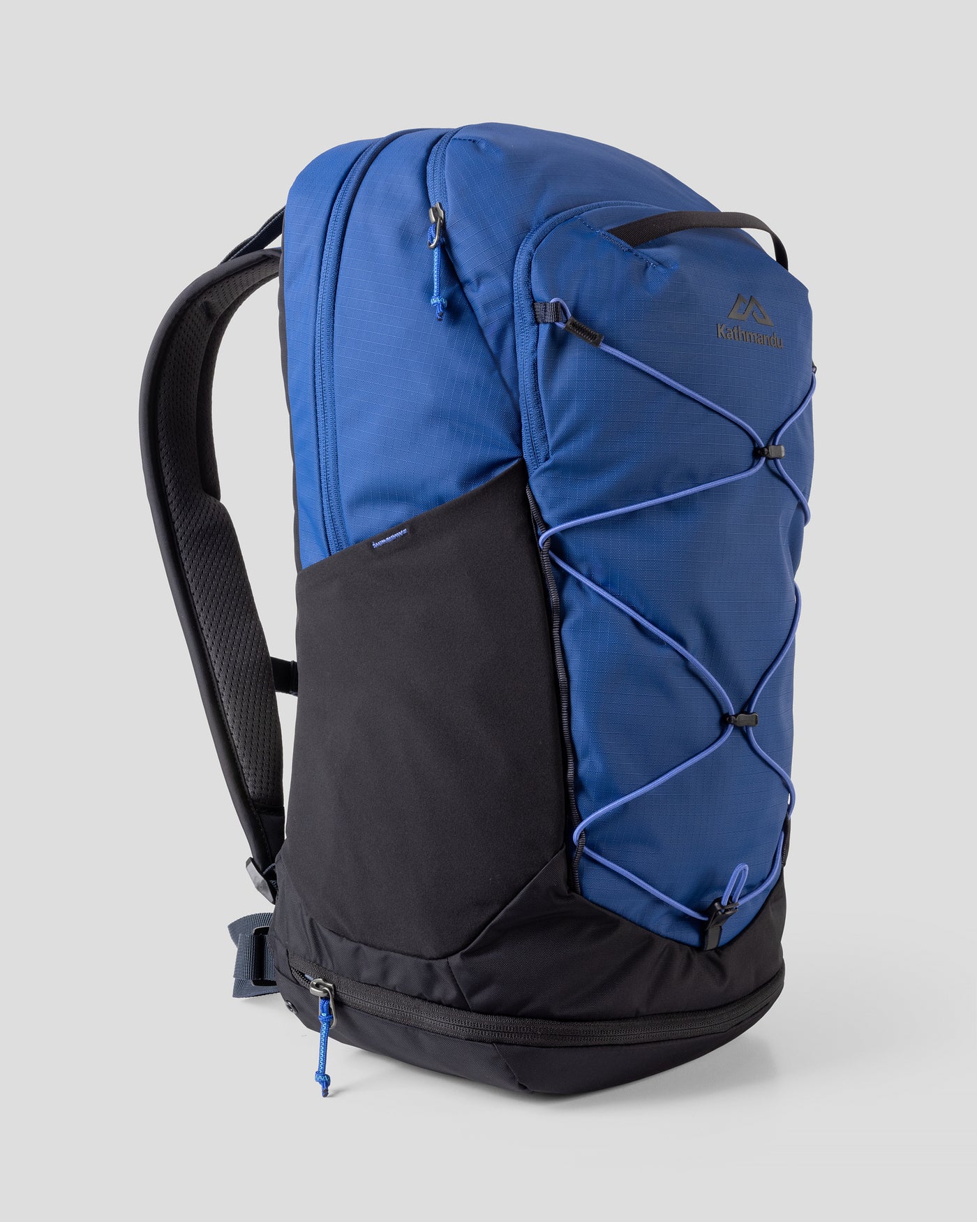 b0788_otq_axon_escape_backpack_28l_bl_a_1755036760000