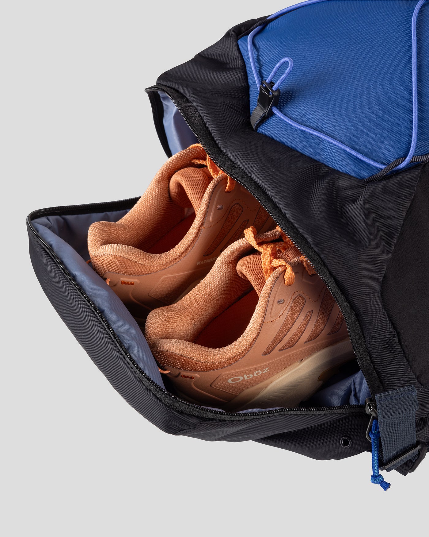 b0788_otq_axon_escape_backpack_28l_bl_f_1755036765000