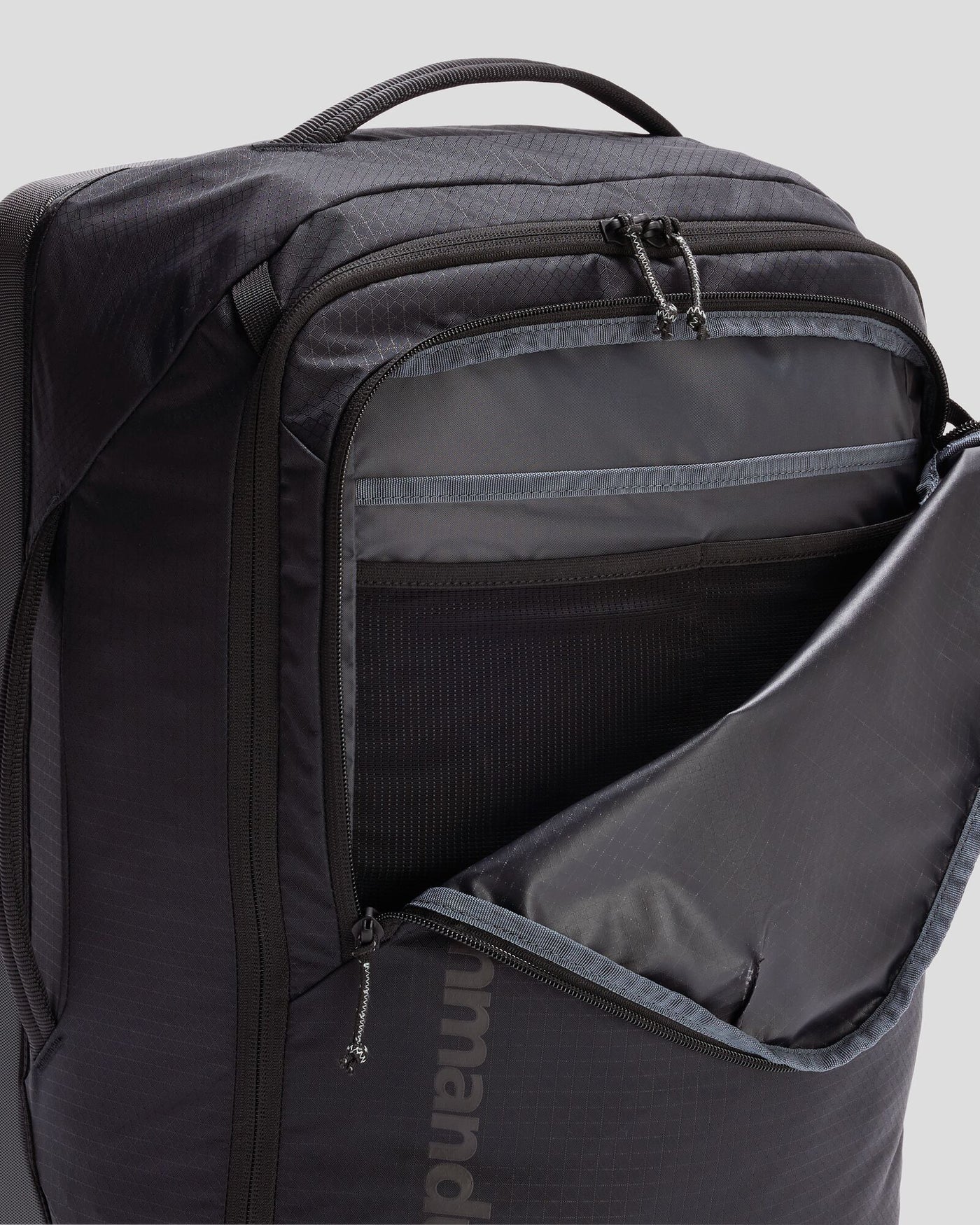 b0792_o4w_feather_flight_carry_on_g_1743630875000