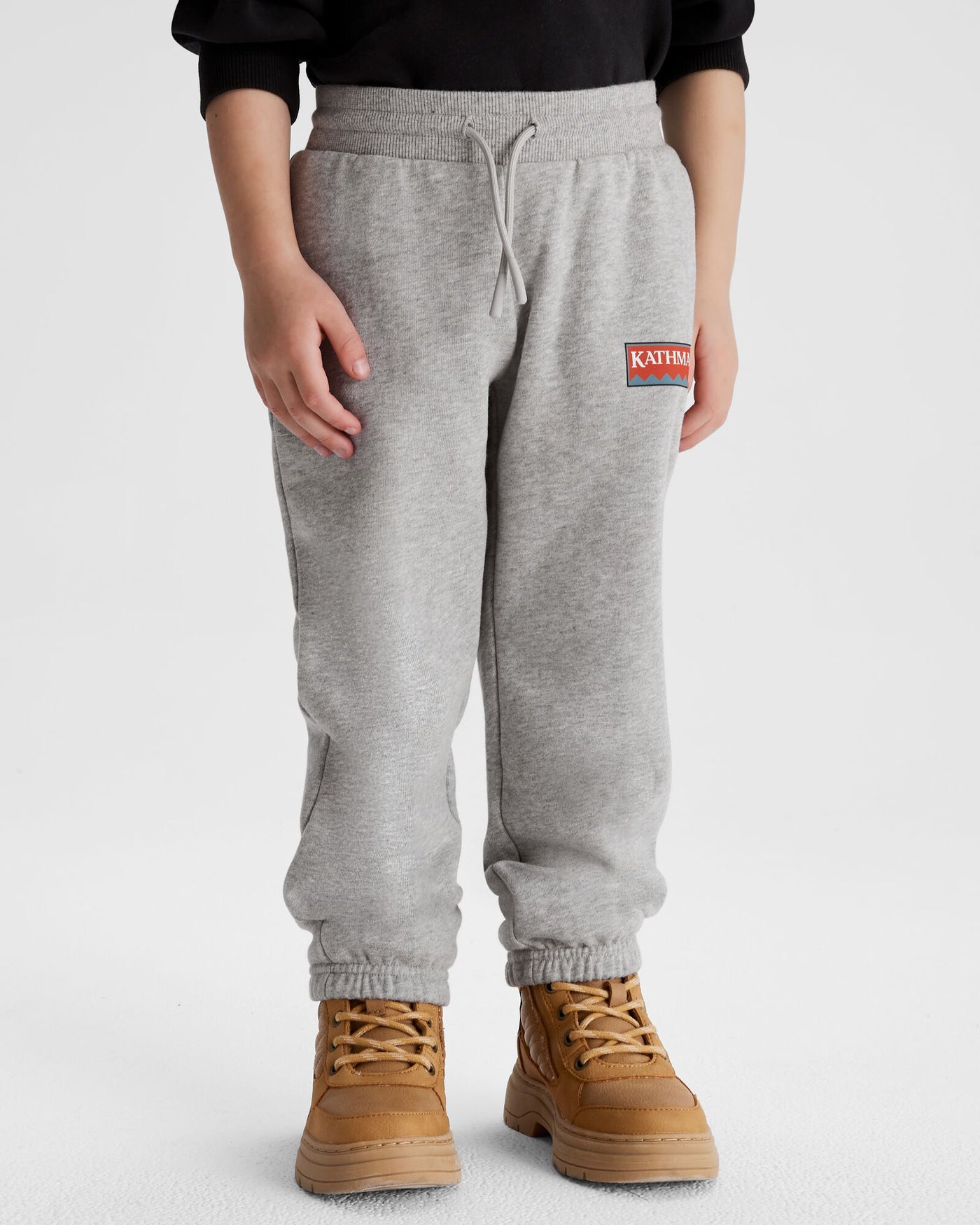 b0872_a54_heritage_logo_kids_lt_bb_jogger_a_1743632552000