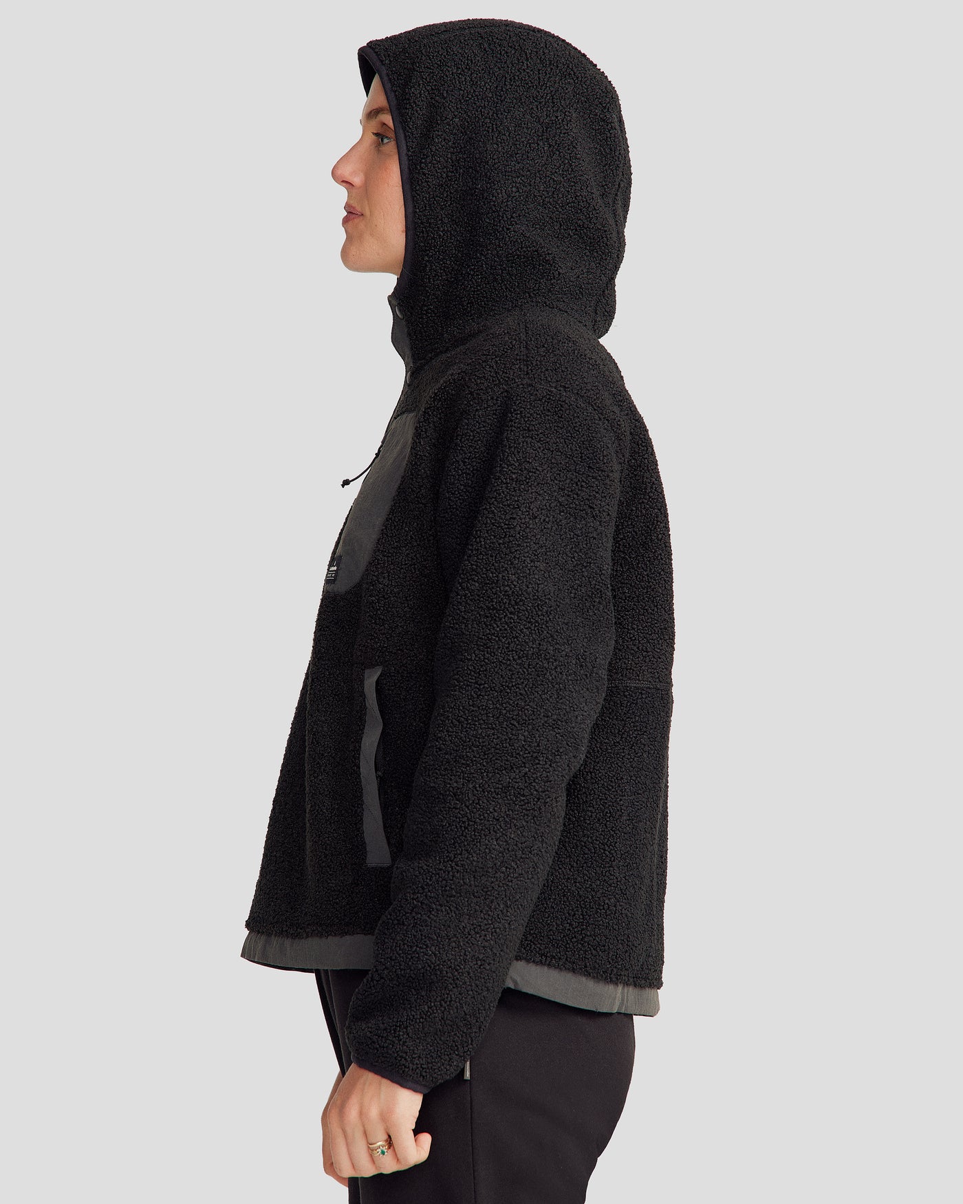 b0923_o4w_co_z_high_pile_womens_hooded_pullover_v2_black_m_c_1745458730000