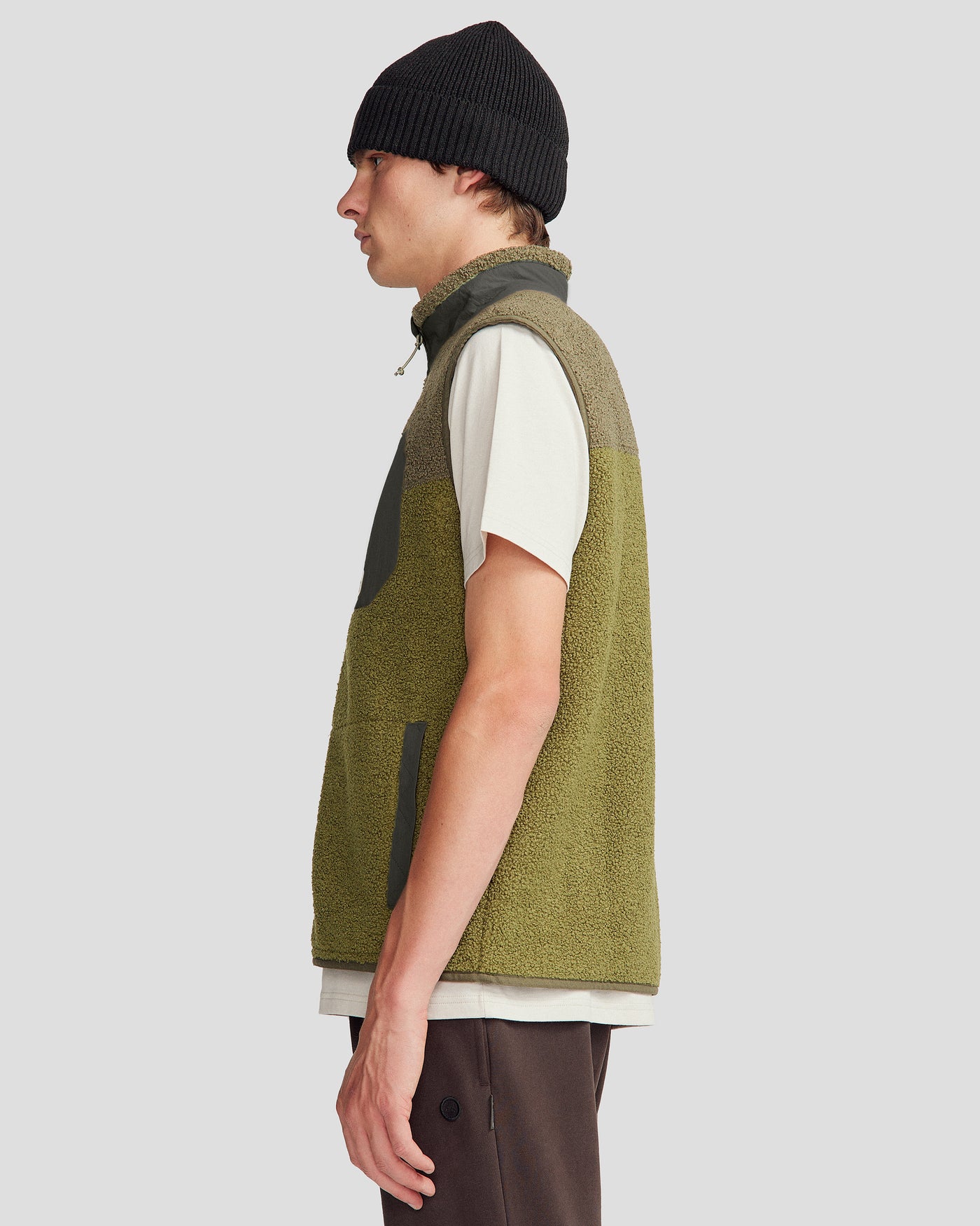 b0926_onb_co_z_high_pile_mens_vest_green_m_c_1745458734000