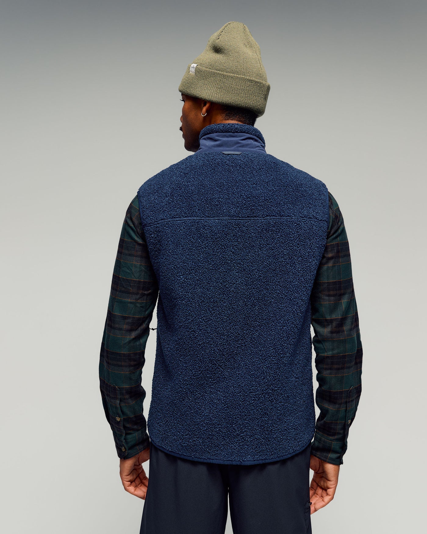 b0926_ou3_co_z_high_pile_mens_vest_d_1774914060000