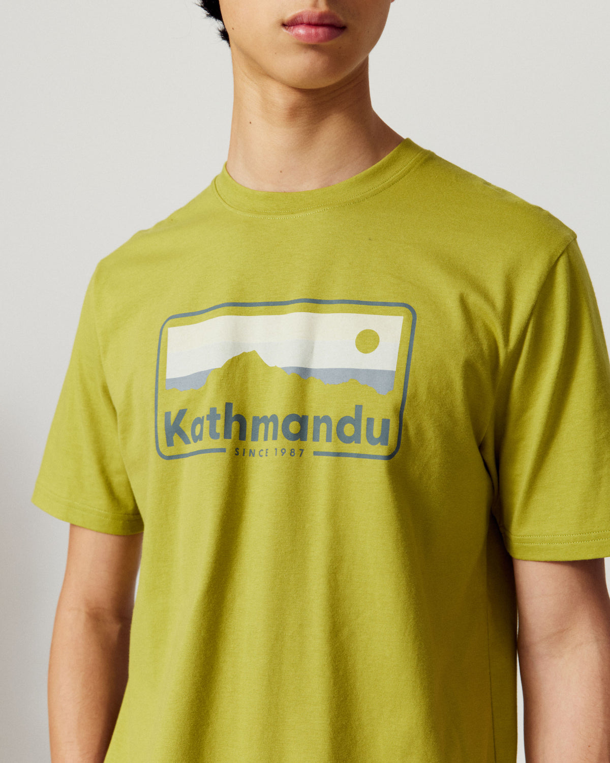 b0995_100_mens_70s_logo_organic_cotton_short_sleeve_tee_d_1789692387000