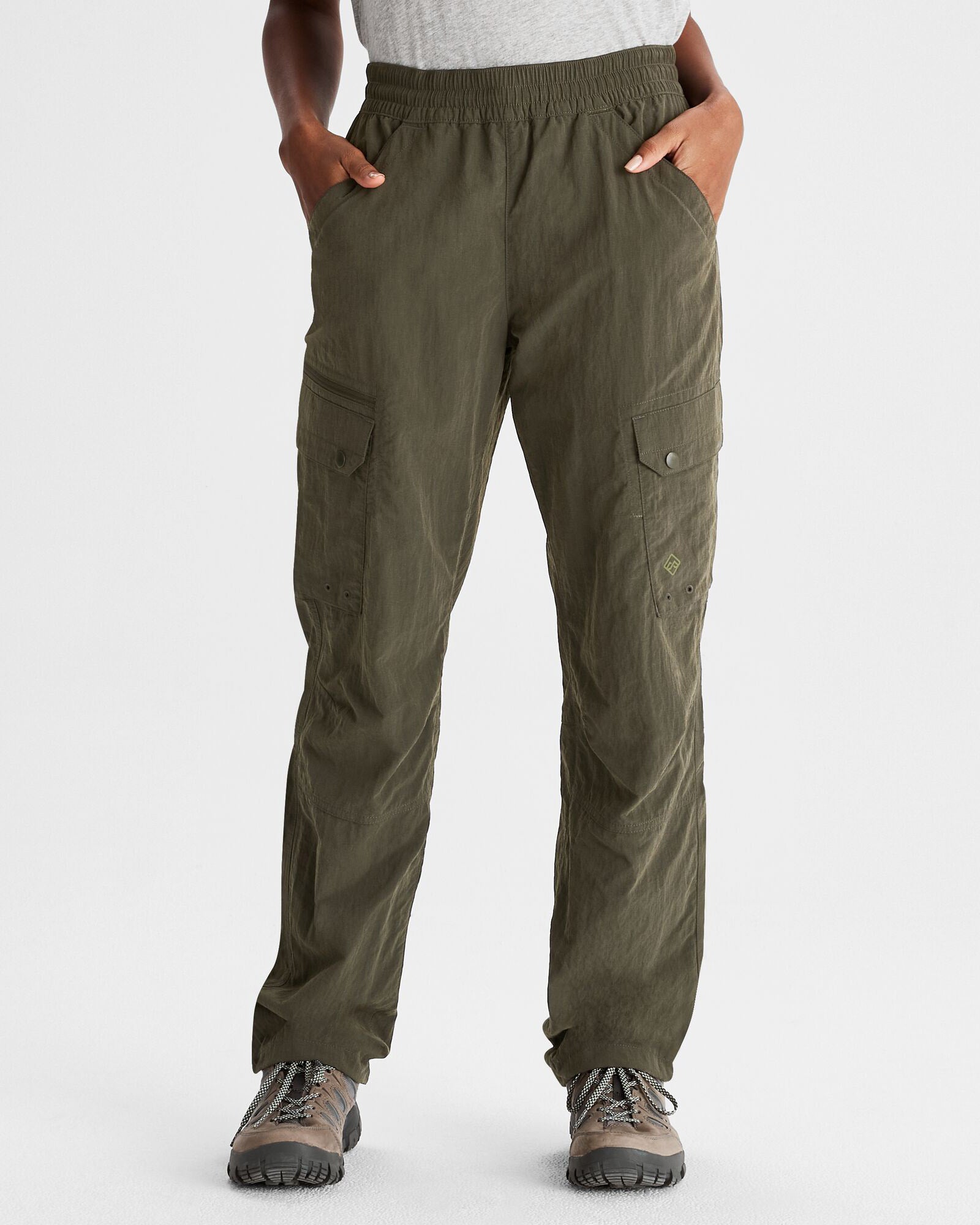 b1000_586_evry_day_womens_cargo_pants_a_1743632360000