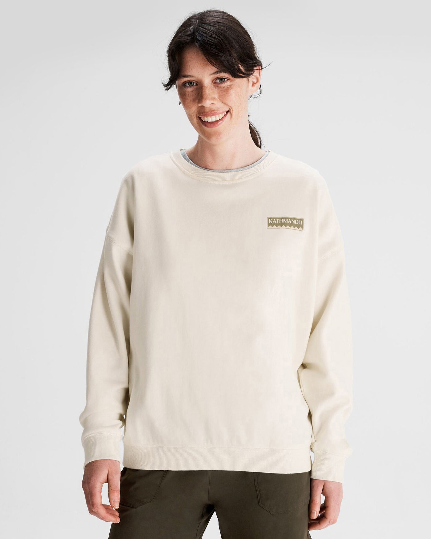 b1053_013_logo_womens_slouchy_lt_bb_crew_n_a_1743632195000