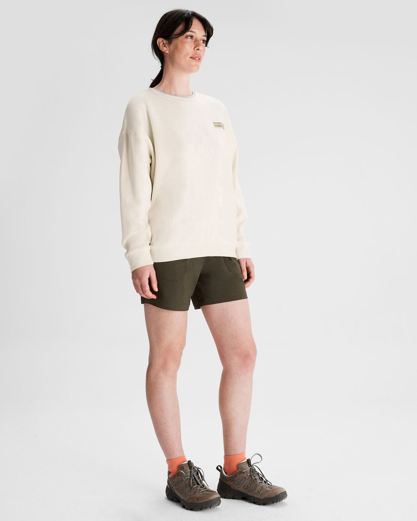 b1053_013_logo_womens_slouchy_lt_bb_crew_n_b_1743632195000