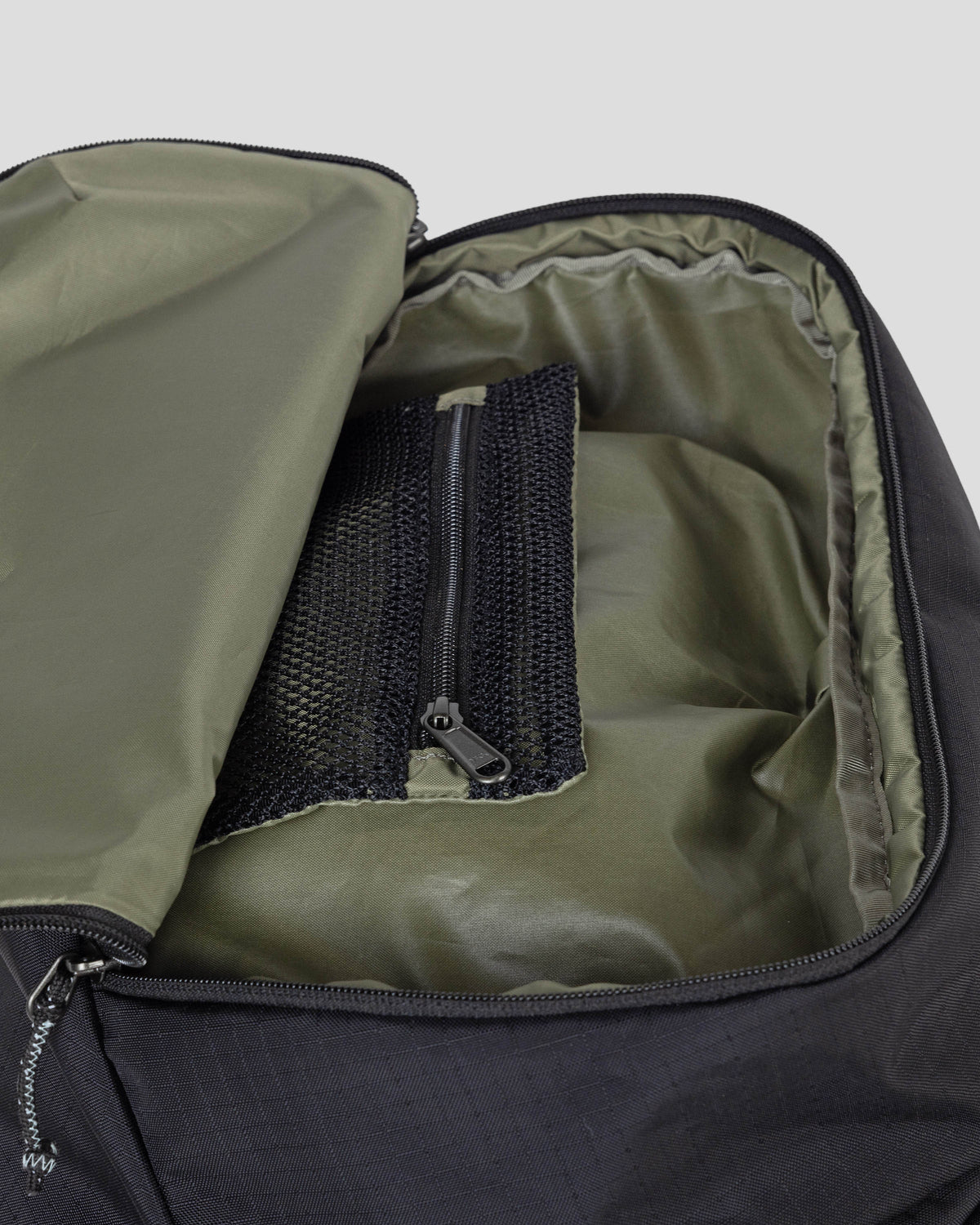 Interloper Pack - 65L - Black Stingray – Kathmandu NZ