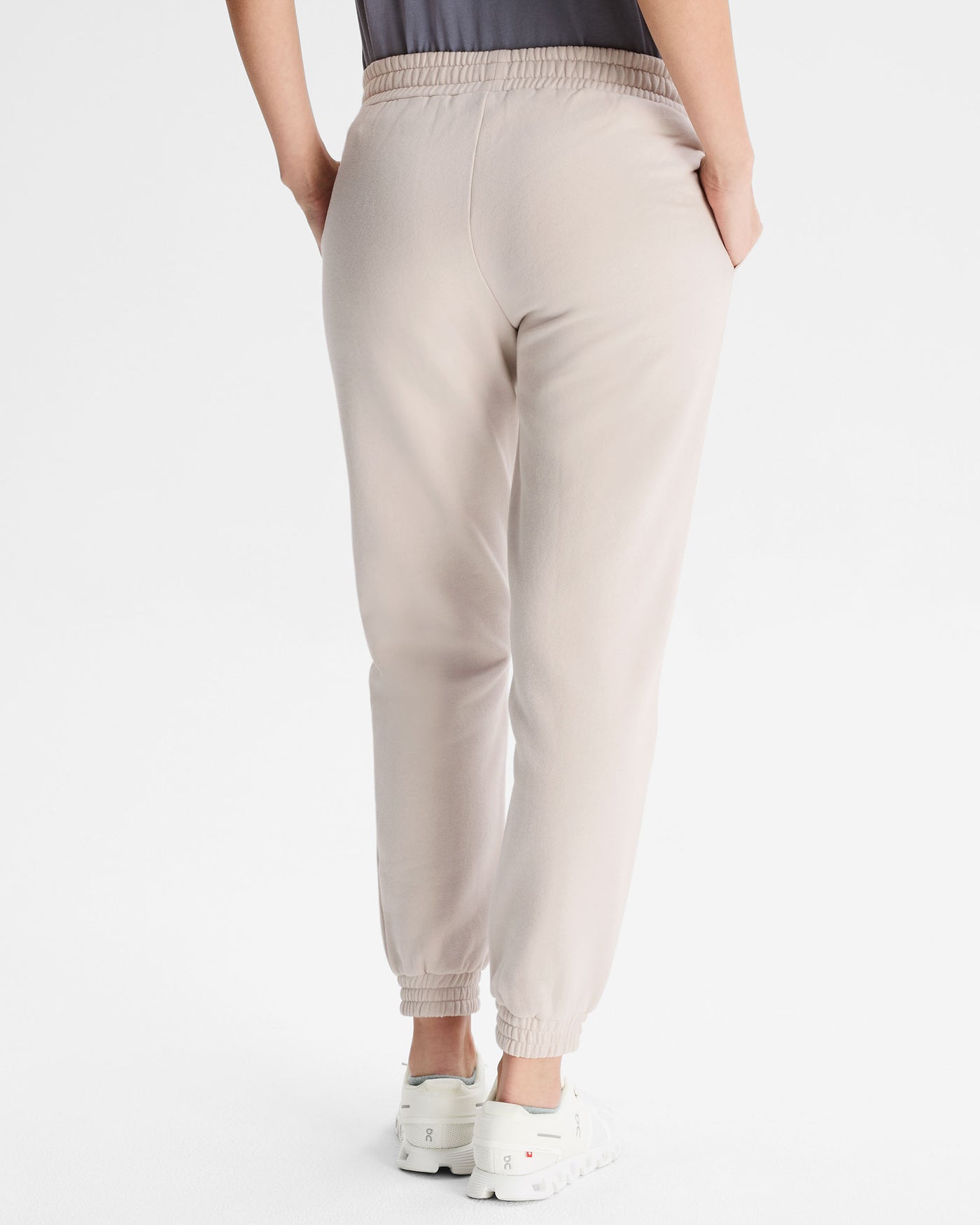 b1071_olb_heritage_logo_womens_slouchy_lt_bb_joggers_neutral_d_1765238249000