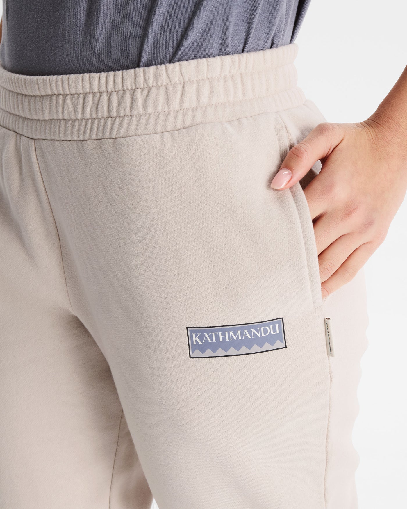 b1071_olb_heritage_logo_womens_slouchy_lt_bb_joggers_neutral_e_1765238249000