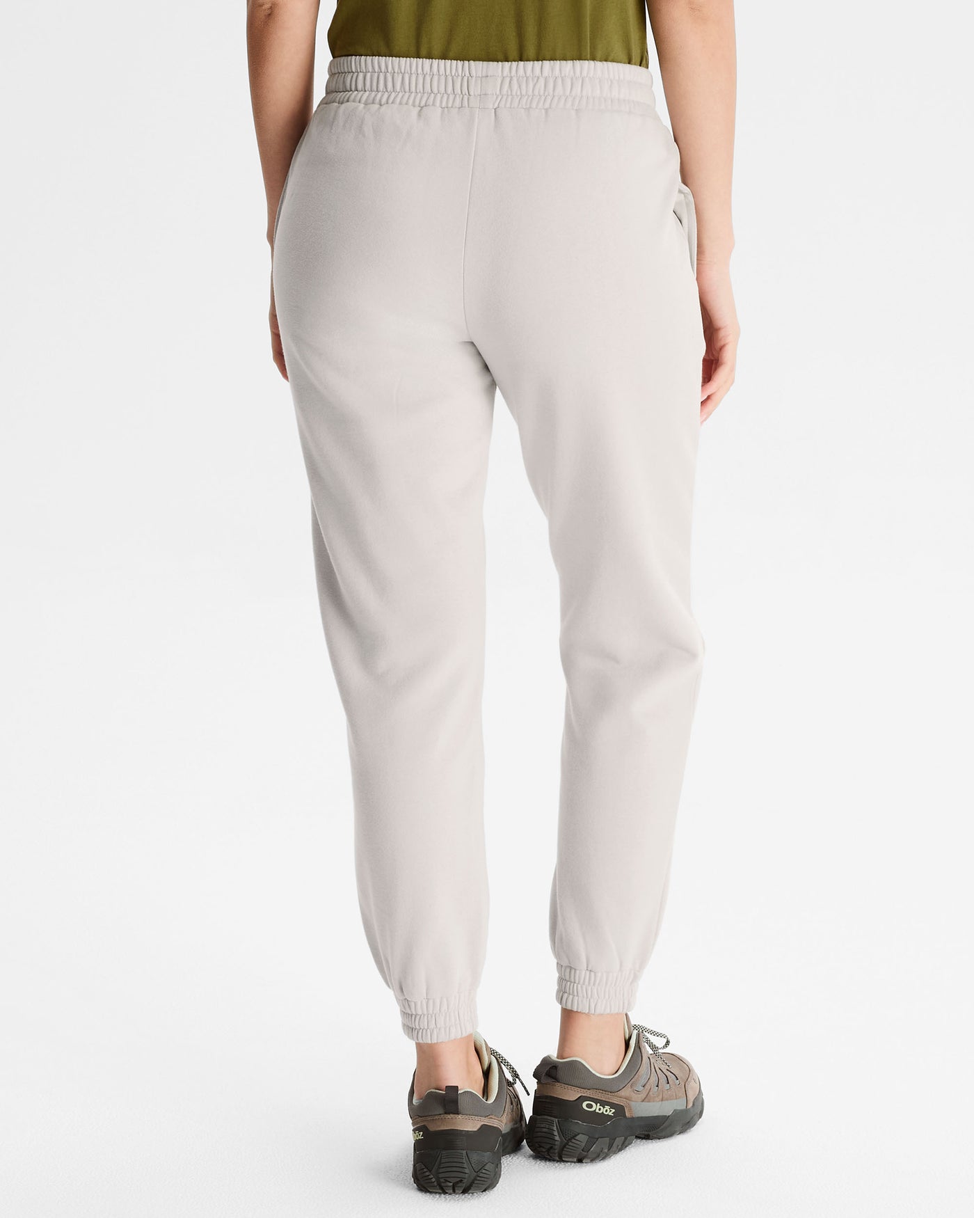 b1130_oi8_ot_logo_womens_slouchy_lt_bb_joggers_grey_d_1765238250000