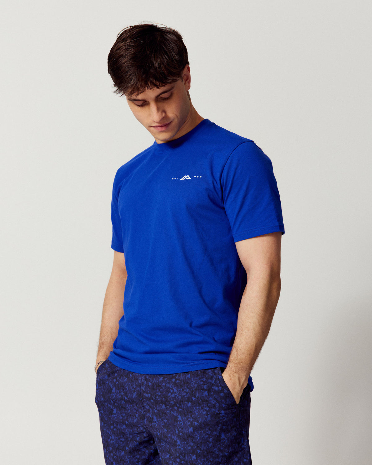 b1134_oya_mountain_rays_mens_organic_cotton_short_sleeve_tee_a_1789084200000