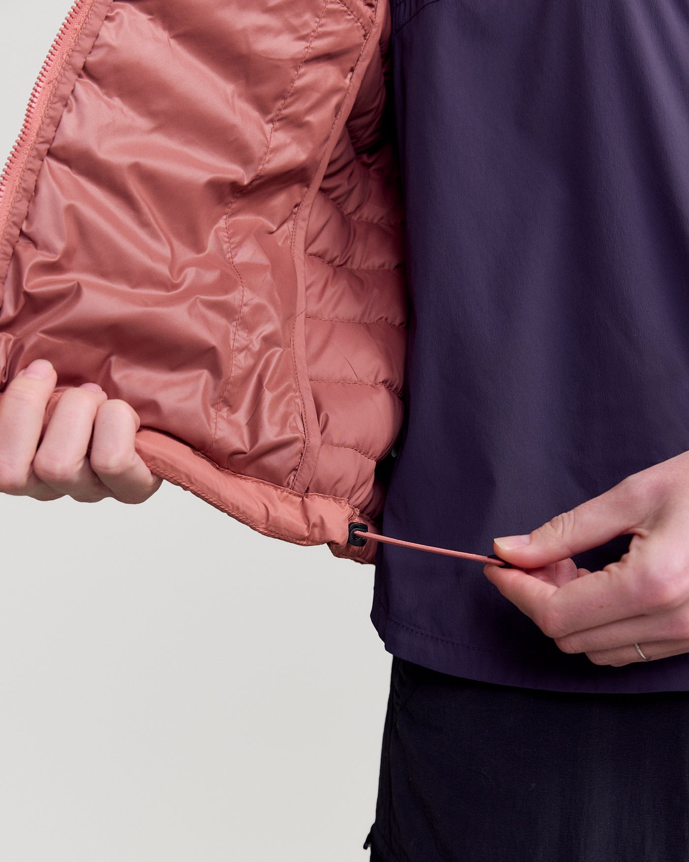 b1140_156_womens_heli_down_hooded_jacke_f_1754351657000