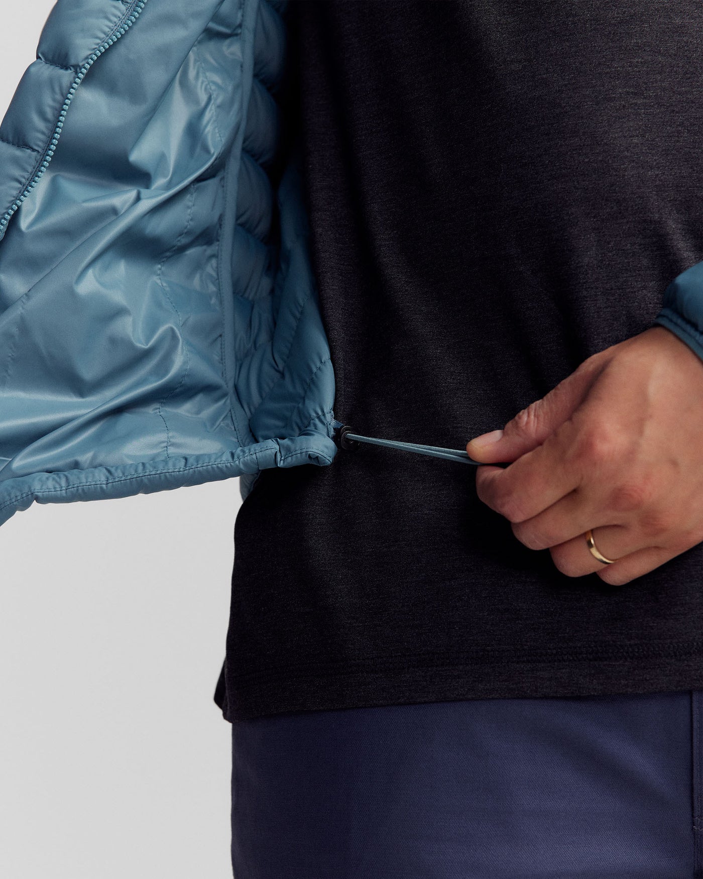 b1143_or3_mens_heli_down_jacket_v4_m_e_1600x2000_2a2e340_1760306418000