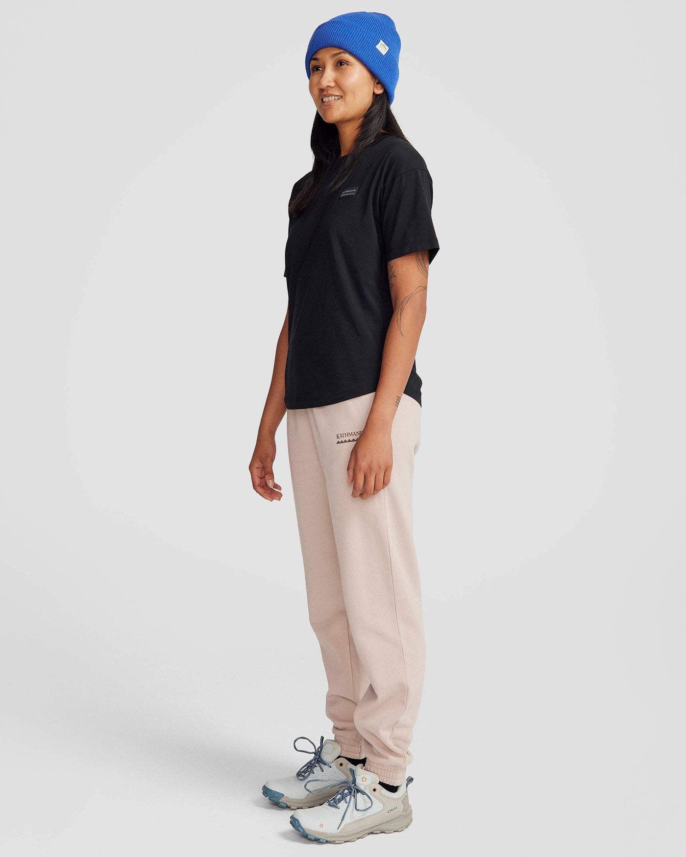 b1395_o4w_womens_badge_organic_cotton_short_sleeve_tee_b_1743629268000