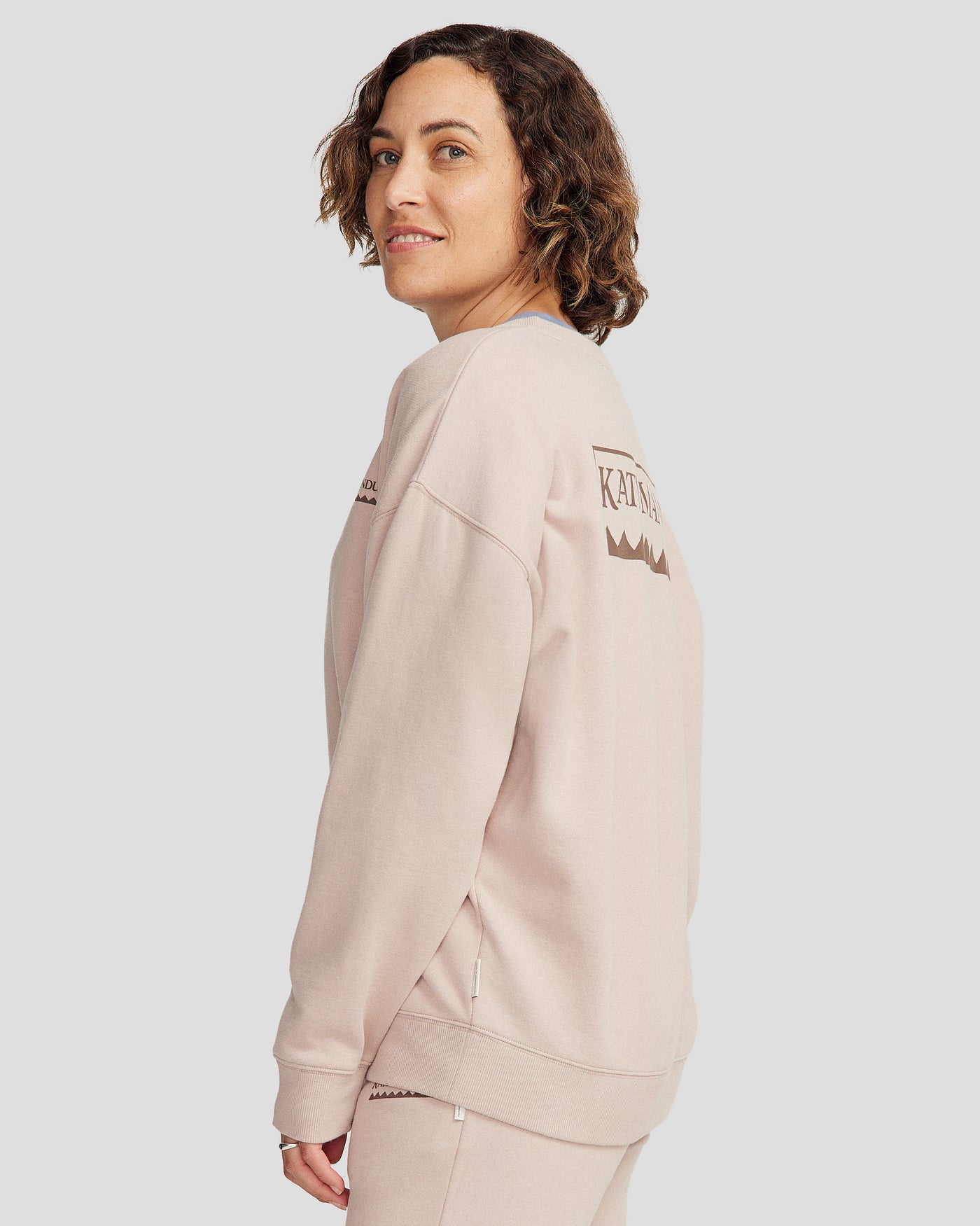 b1444_or1_womens_heritage_relaxed_crew_sweatshirt_n_c_1744694230000