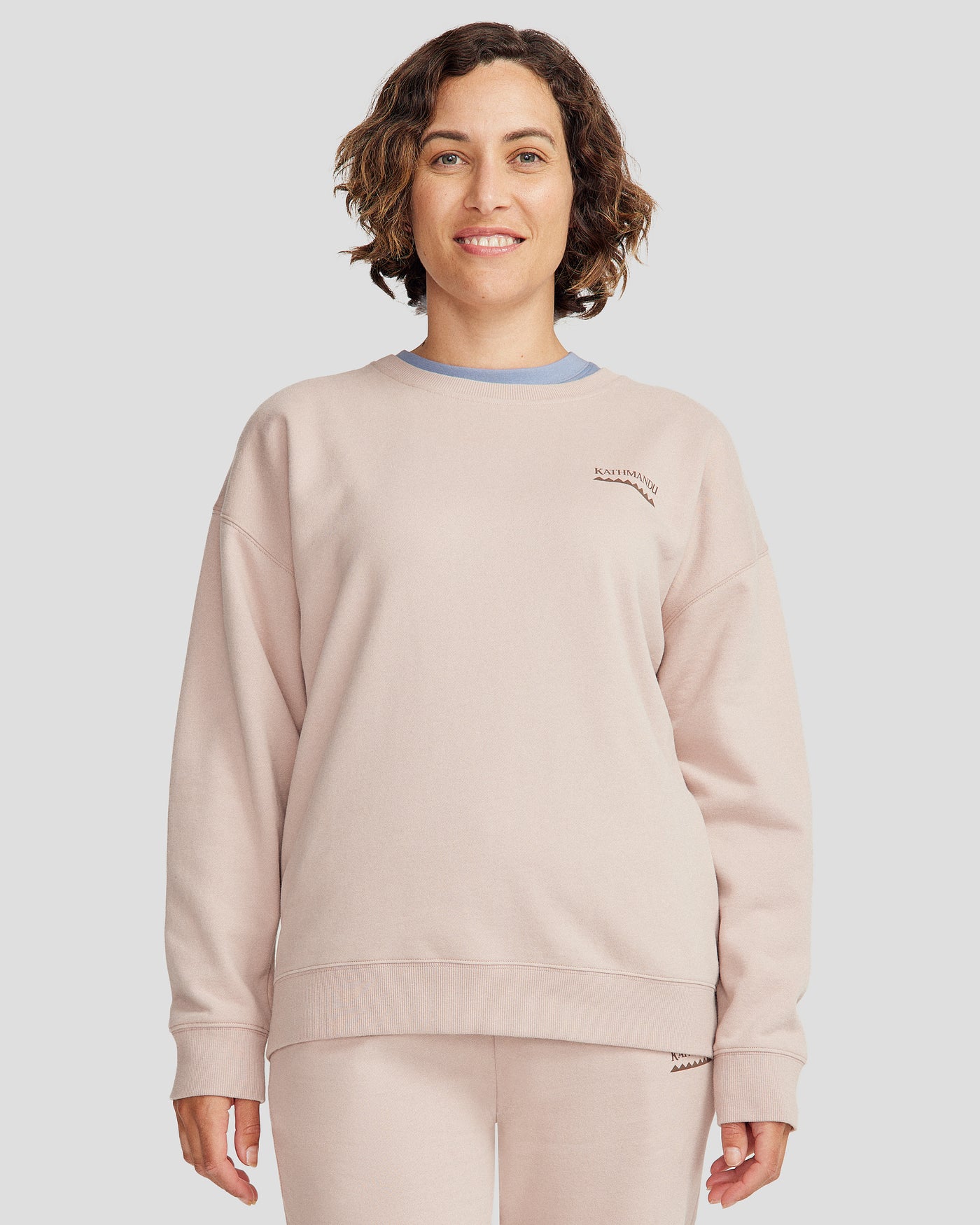 b1444_or1_womens_heritage_relaxed_crew_sweatshirt_neutral_m_a_1745458765000