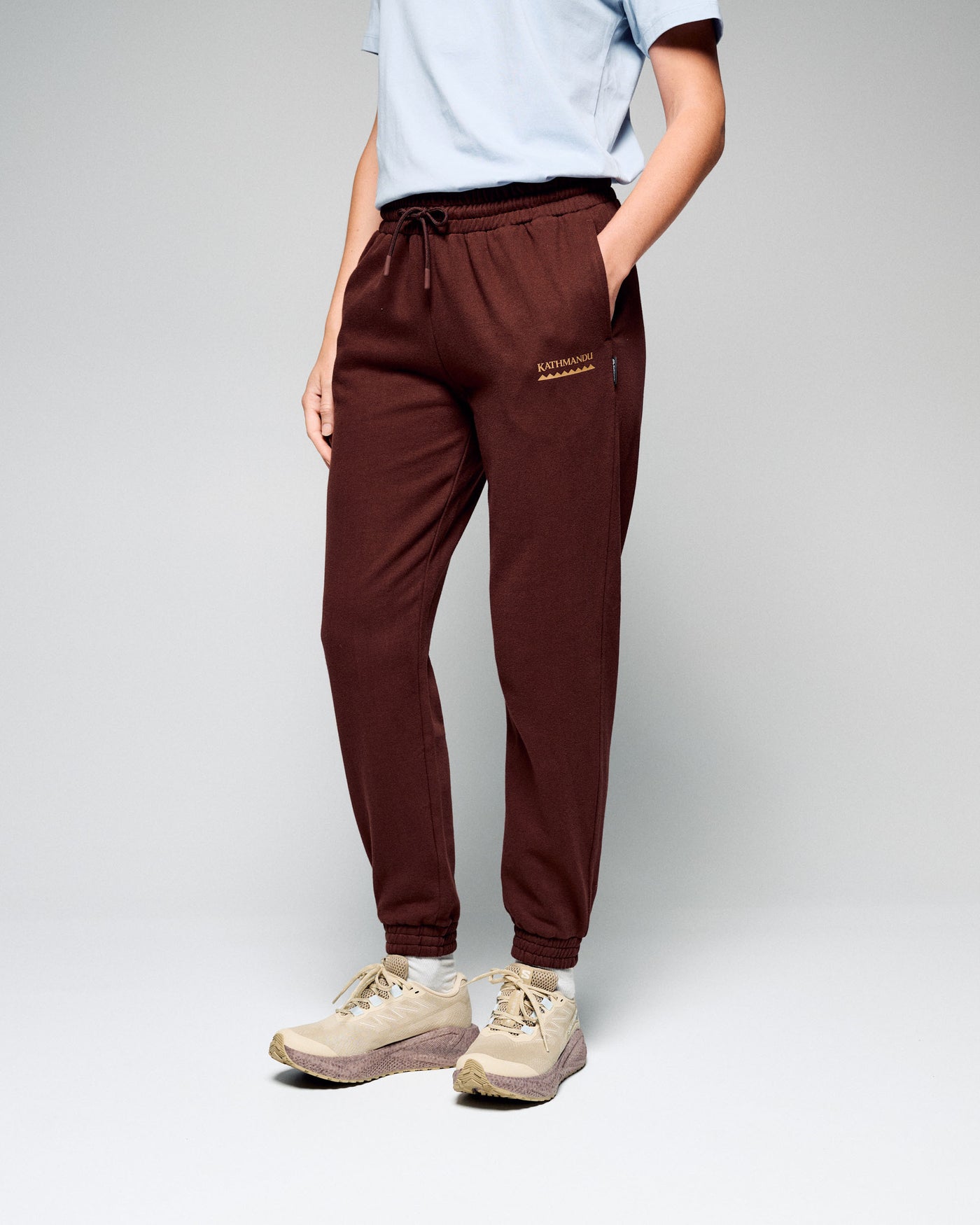 b1448_555_womens_heritage_relaxed_joggers_a_1775616038000