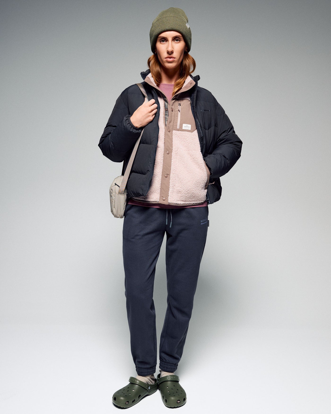 Women's Heritage Logo Slouchy Brushed Joggers - Shale – Kathmandu NZ