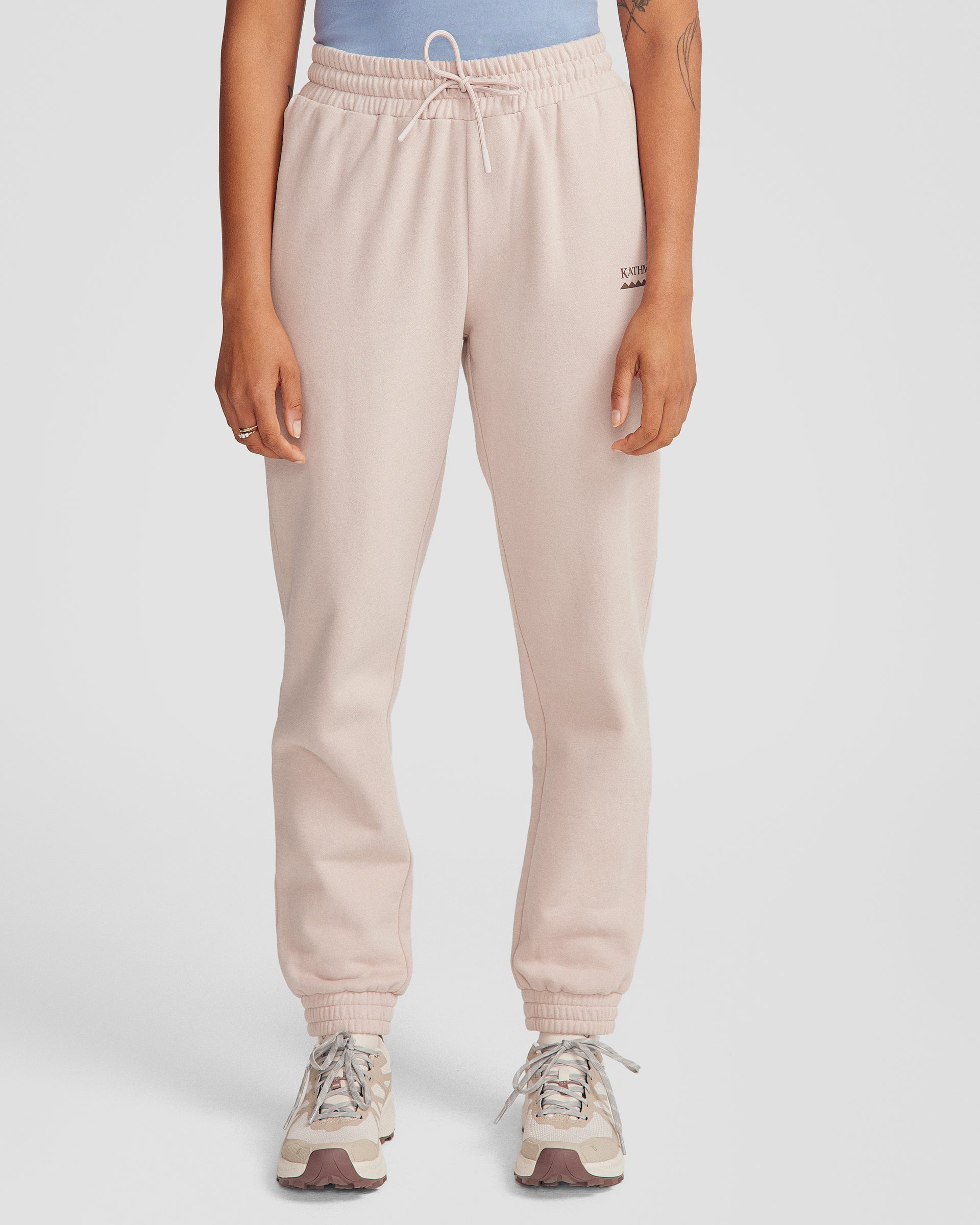 b1448_or1_womens_heritage_relaxed_joggers_neutral_m_a_1745458768000