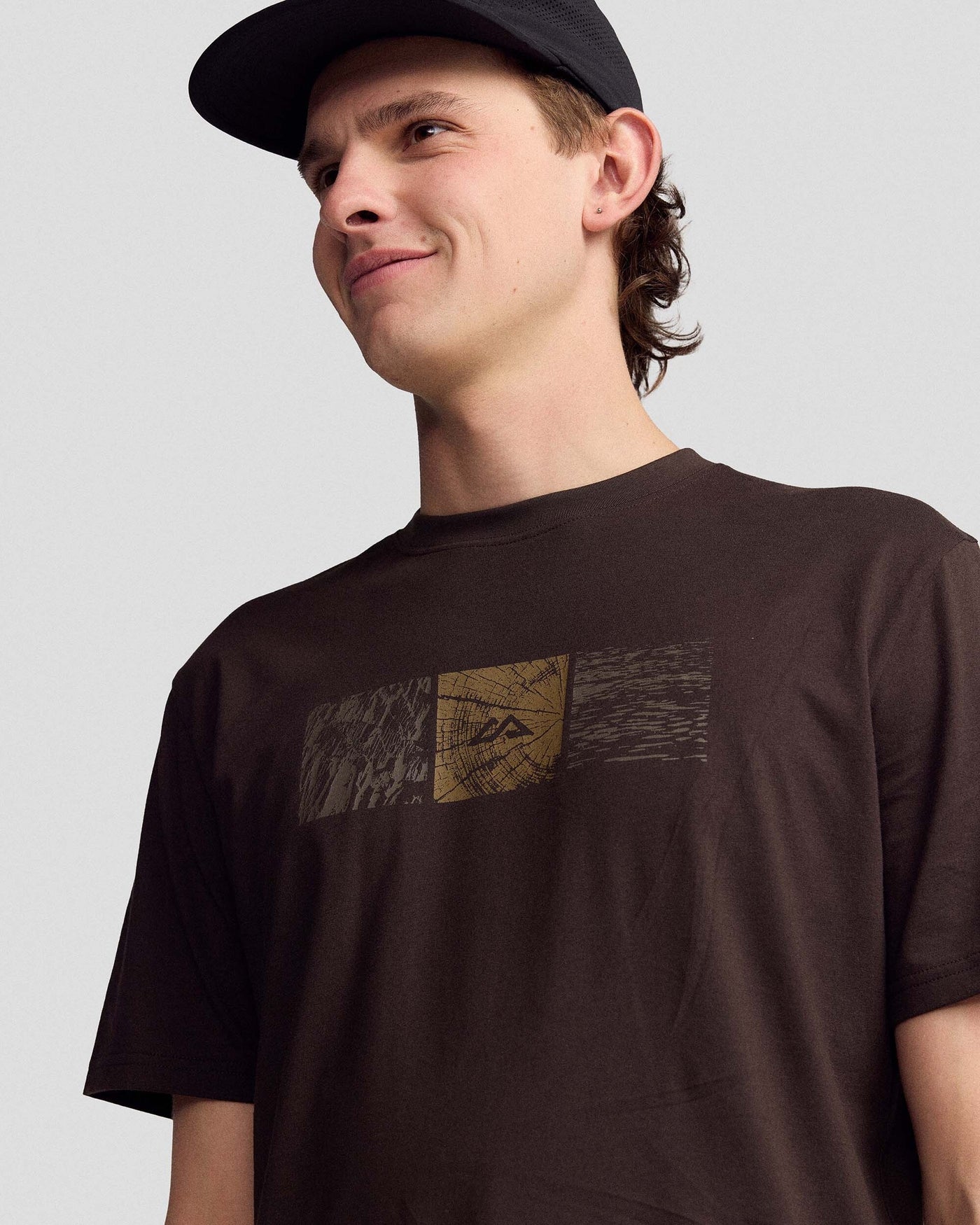 Men's Mountain Photo Organic Cotton T-Shirt - Cold Brew