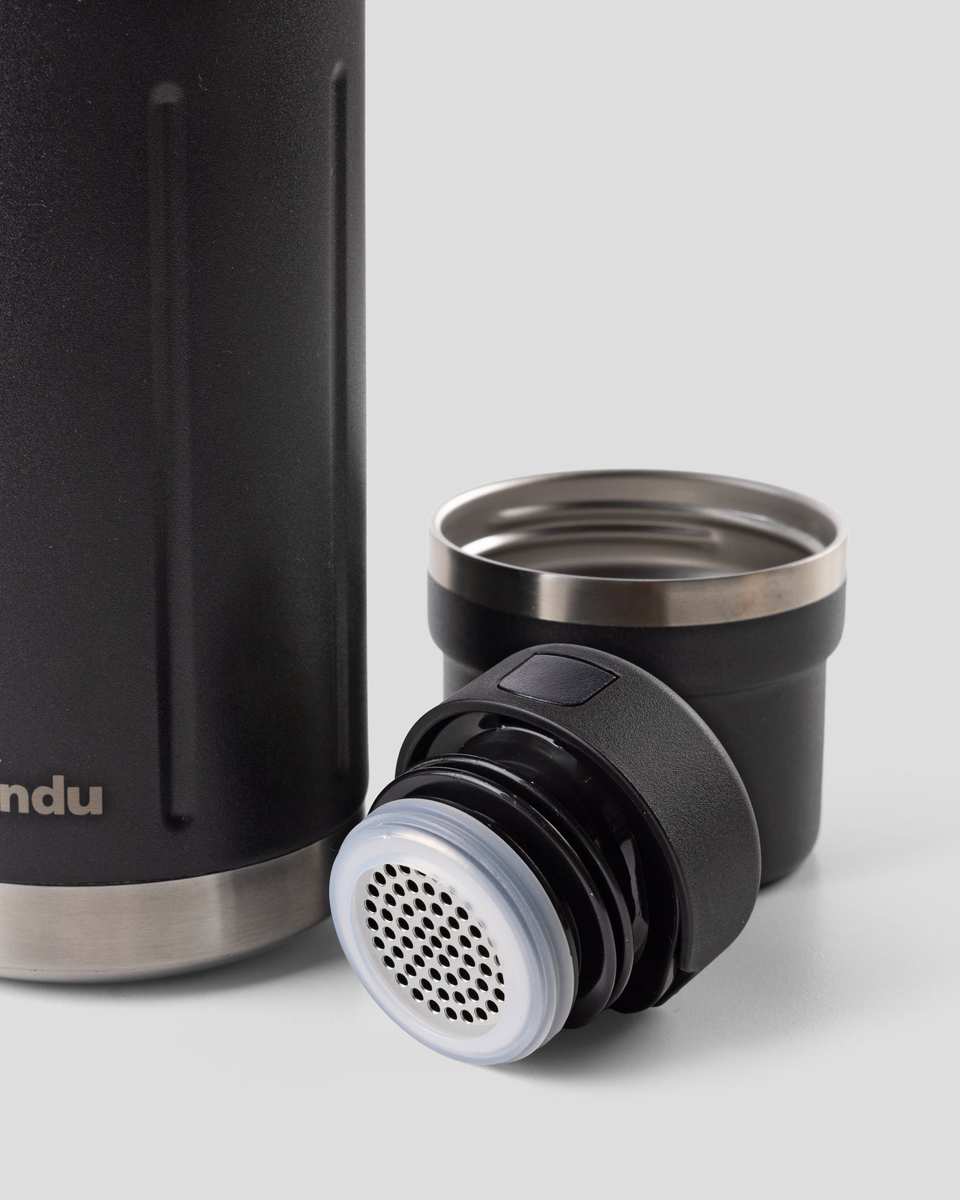 b1491_o4w_insulated_flask_with_cup_650_ml_black_d_1600x2000_2a2e340_1756934291000
