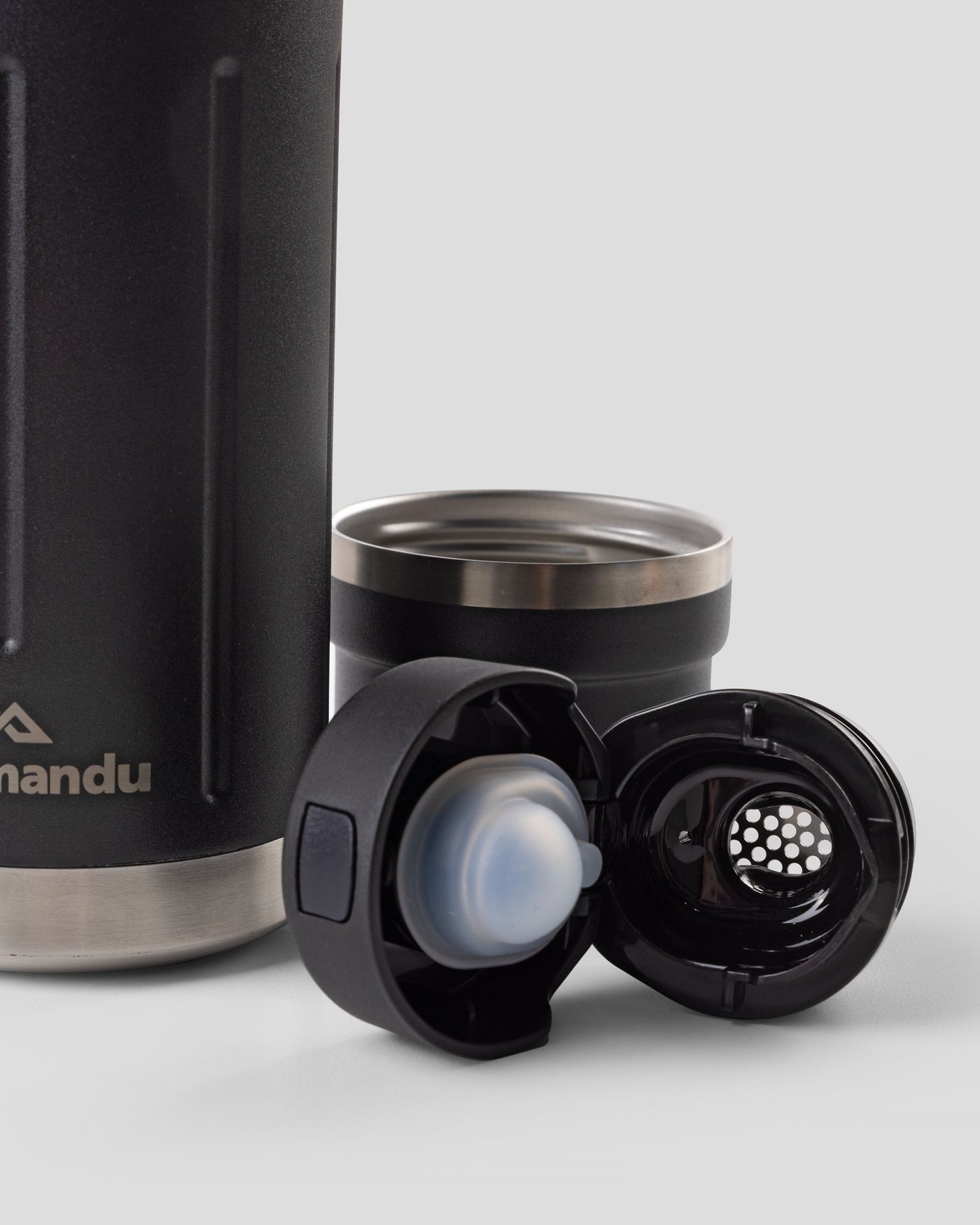 b1491_o4w_insulated_flask_with_cup_650_ml_black_e_1600x2000_2a2e340_1756934292000