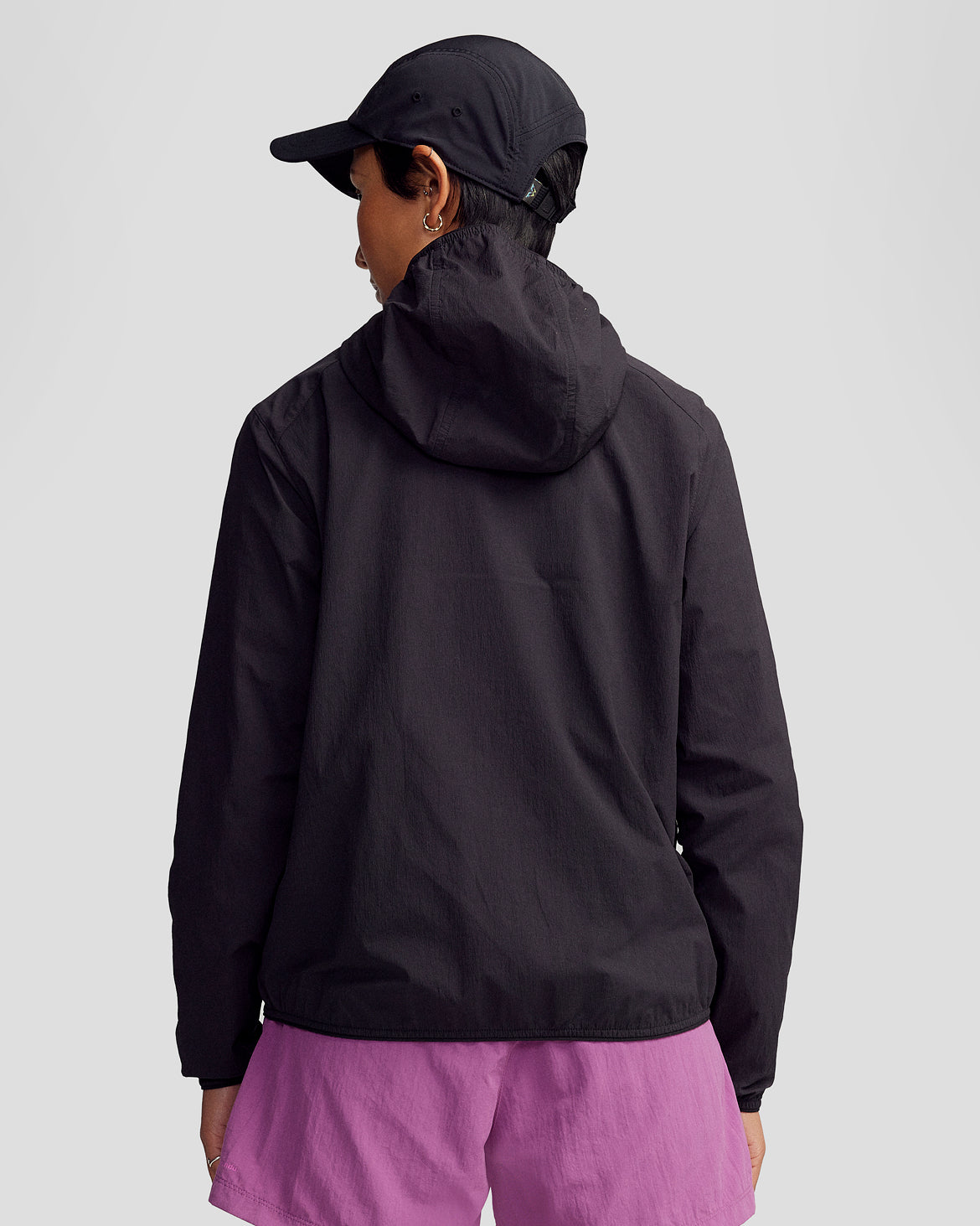 b1550_o4w_womens_trailhead_windbreaker_black_m_d_1170x1463_81dce47_1756934251000