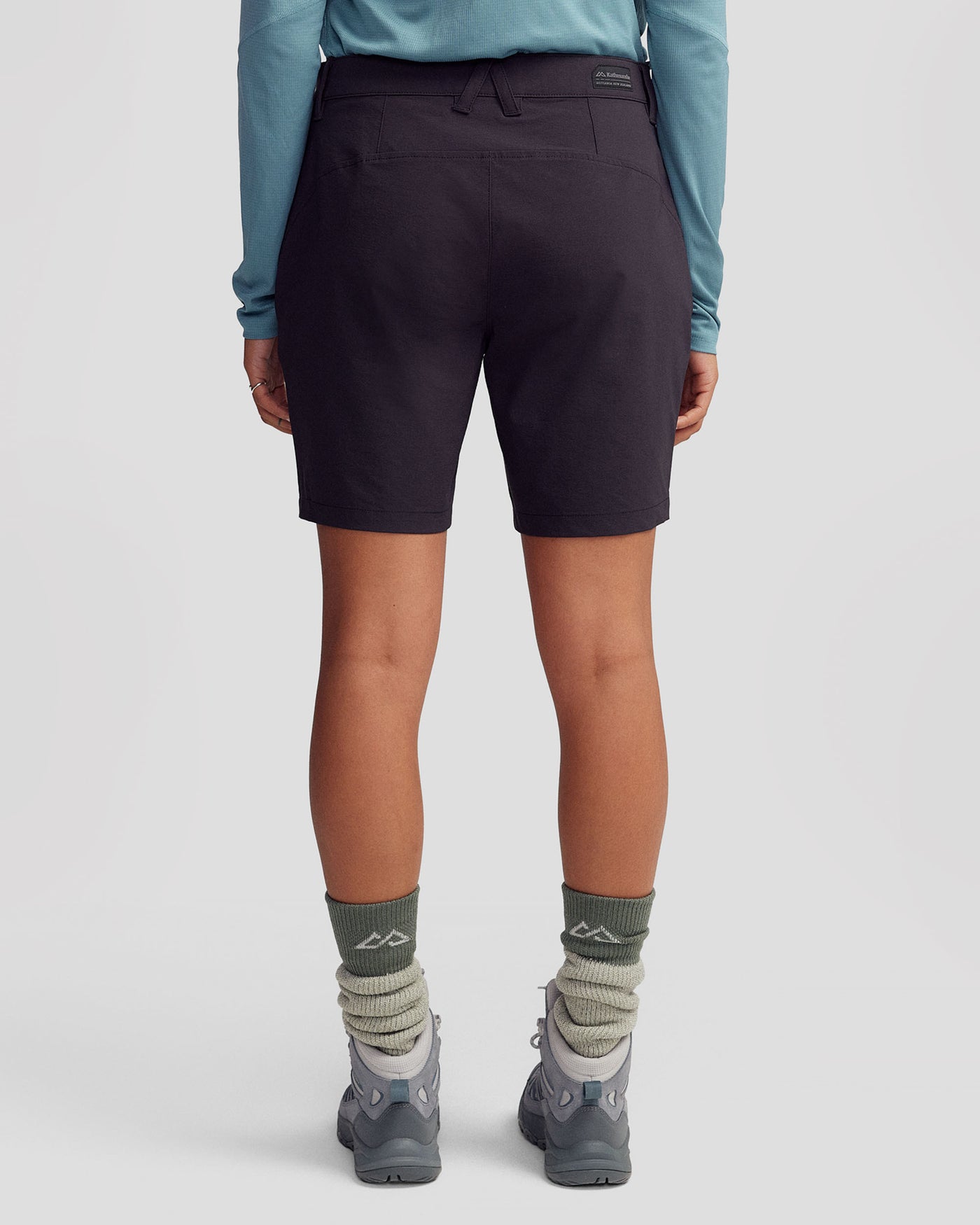 b1571_o4w_womens_ridge_7inch_shorts_black_d_1765238246000