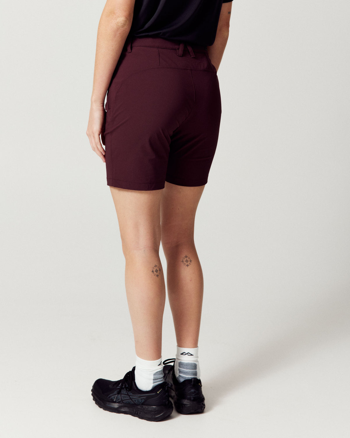 b1571_owq_womens_ridge_7_inch_shorts_c_1789084186000