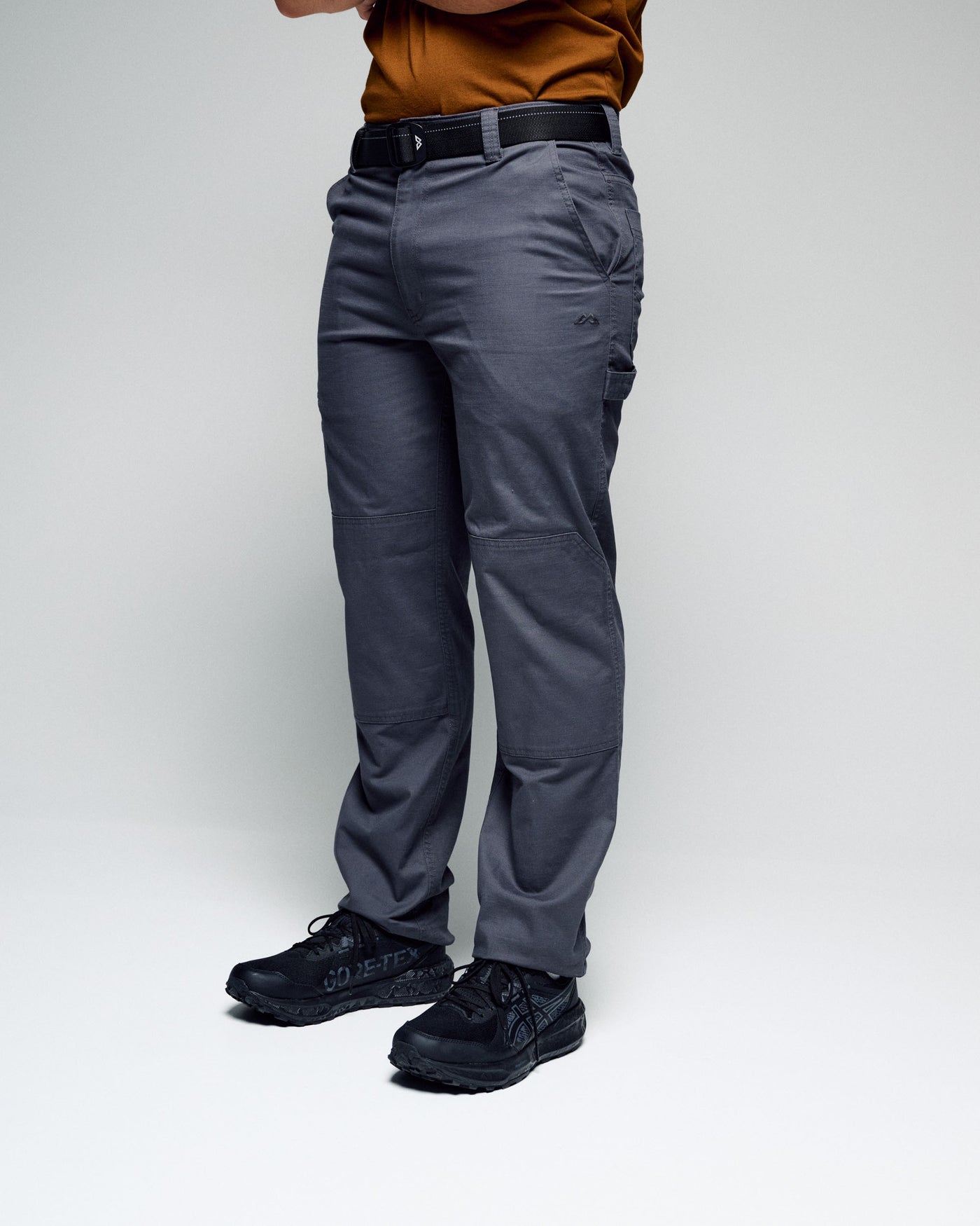 b1583_ofr_mens_weekend_cotton_pants_a_1775000151000