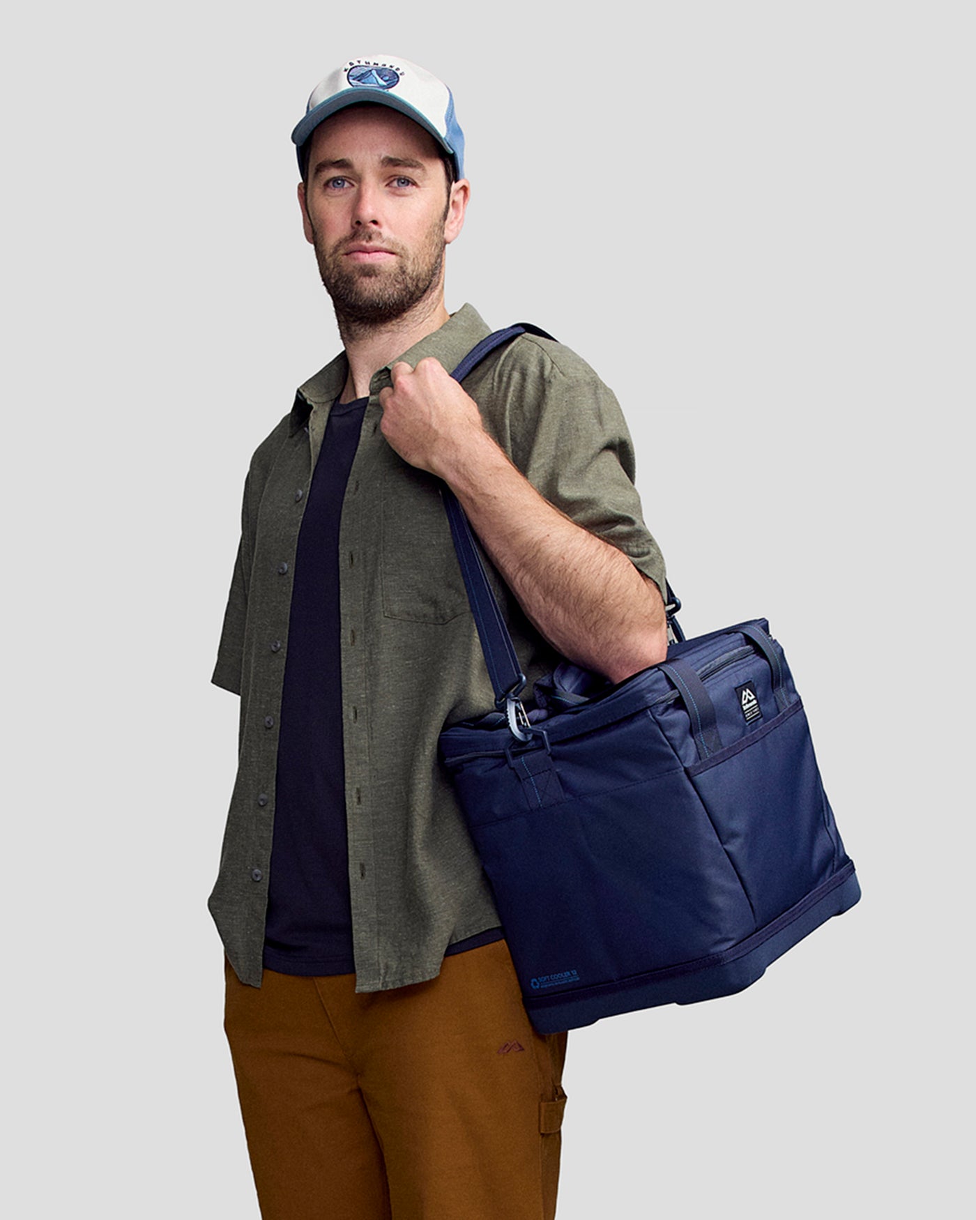 b1678_ov9_mens_weekend_natural_ss_shirt_b_1772398645000