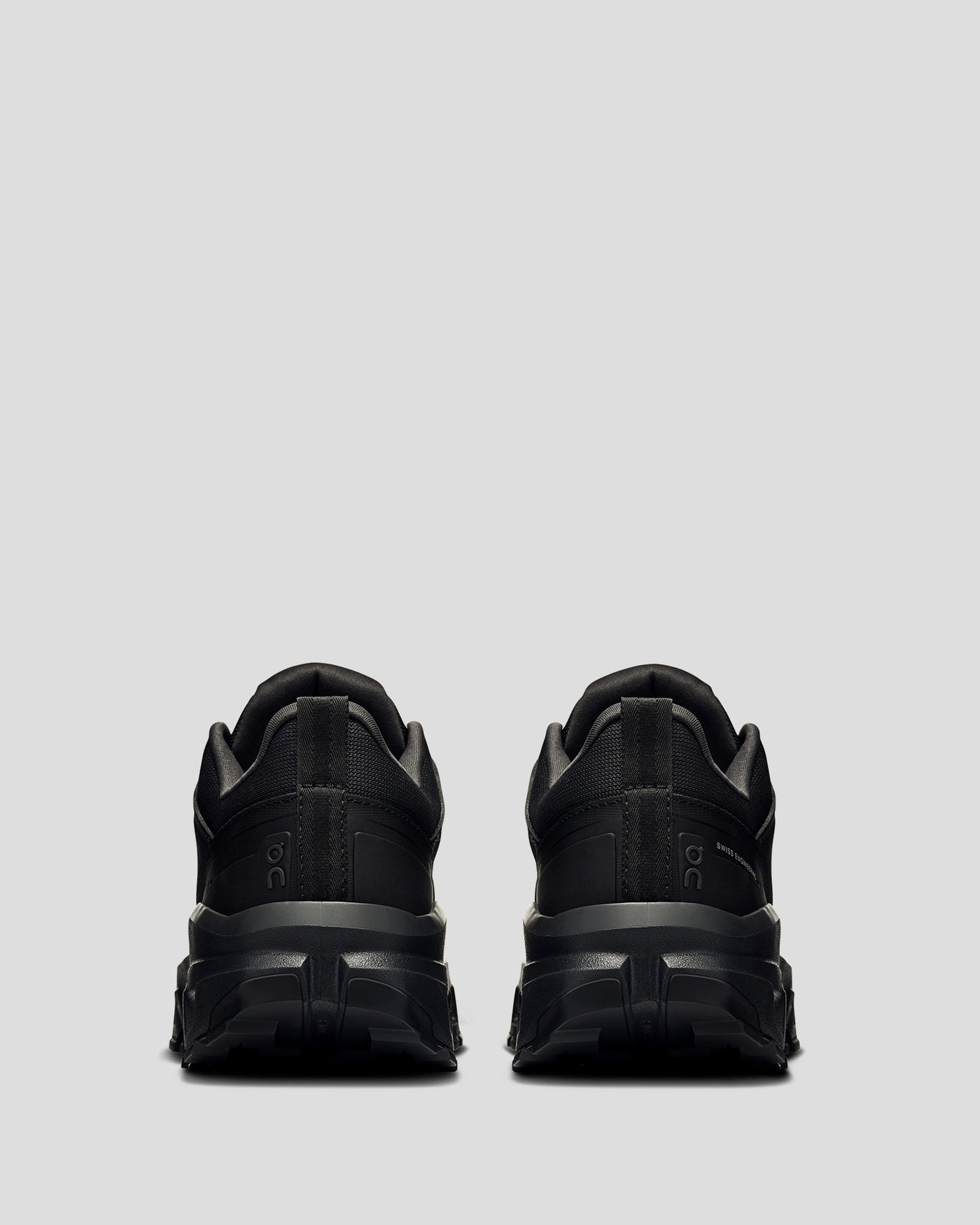 b1700_891_on_running_cloudrock_low_wp_wome_e_1743628831000