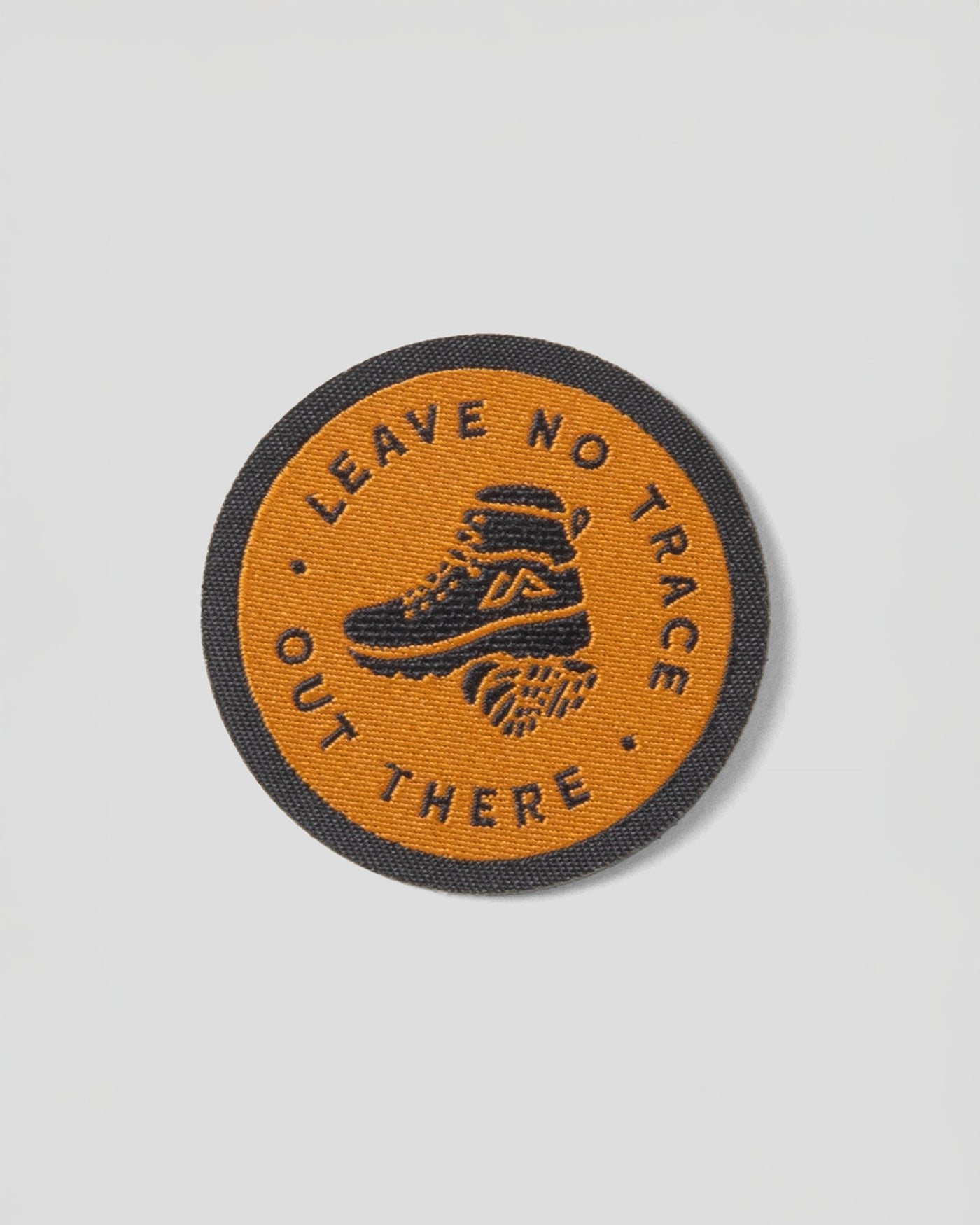 b1777_oy1_trailhead_badge_expression_leave_no_trace_a_1772660335000